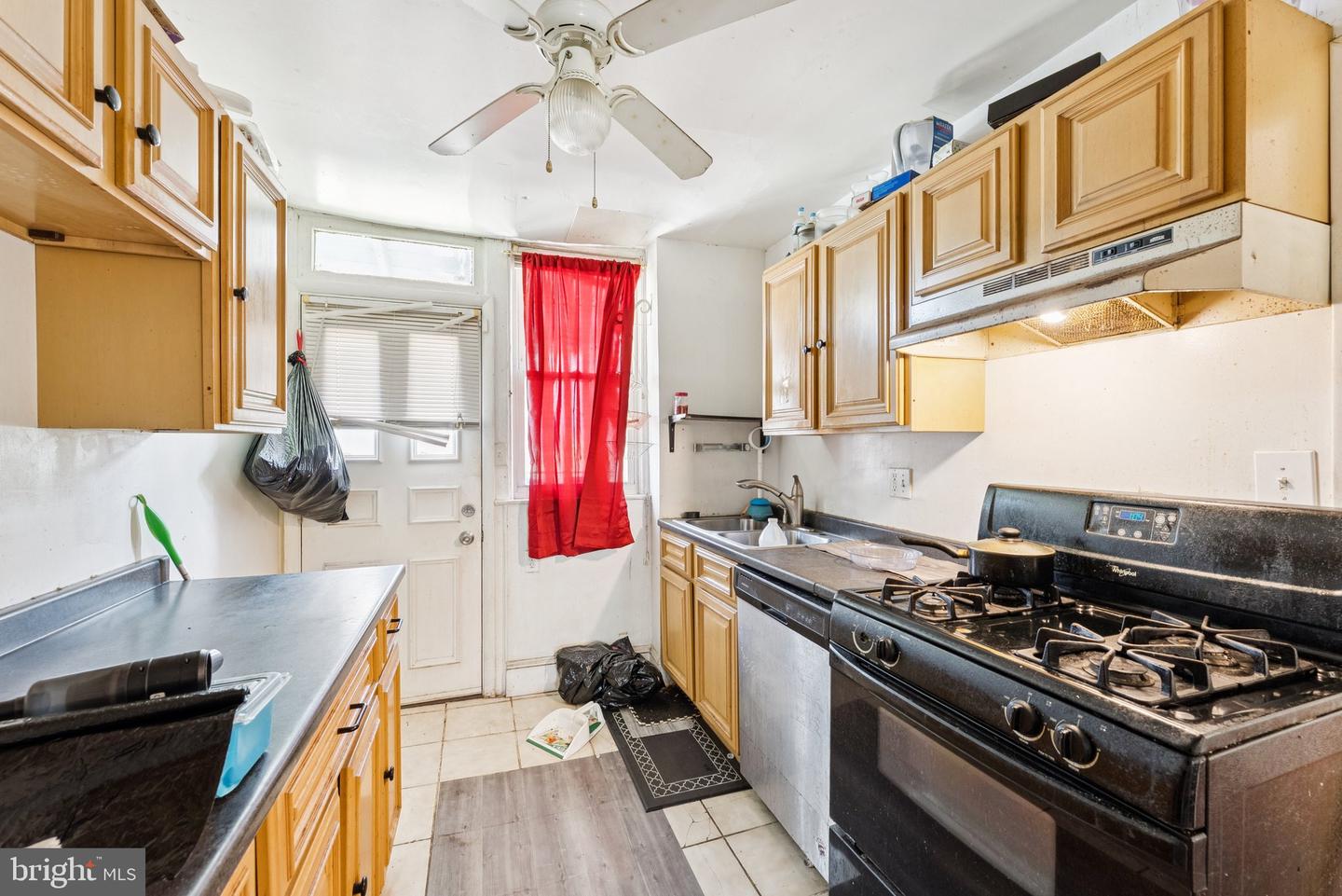 612 LAMONT ST NW, WASHINGTON, District Of Columbia 20010, 3 Bedrooms Bedrooms, ,1 BathroomBathrooms,Residential,For sale,612 LAMONT ST NW,DCDC2215146 MLS # DCDC2215146