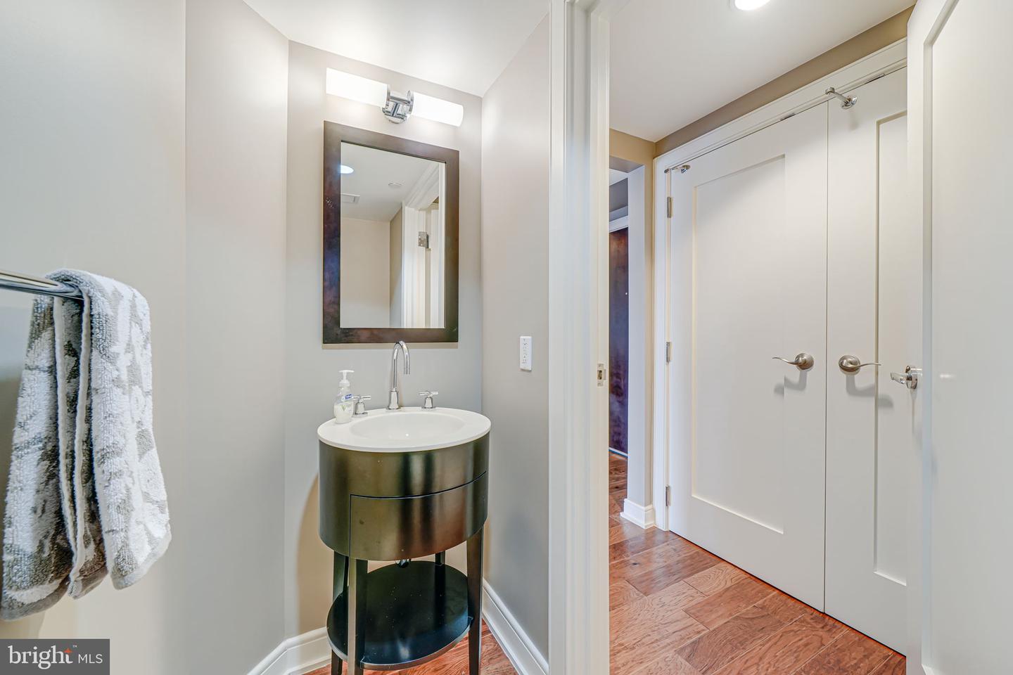 1111 19TH ST N #2703, ARLINGTON, Virginia 22209, 2 Bedrooms Bedrooms, ,2 BathroomsBathrooms,Residential,For sale,1111 19TH ST N #2703,VAAR2062282 MLS # VAAR2062282
