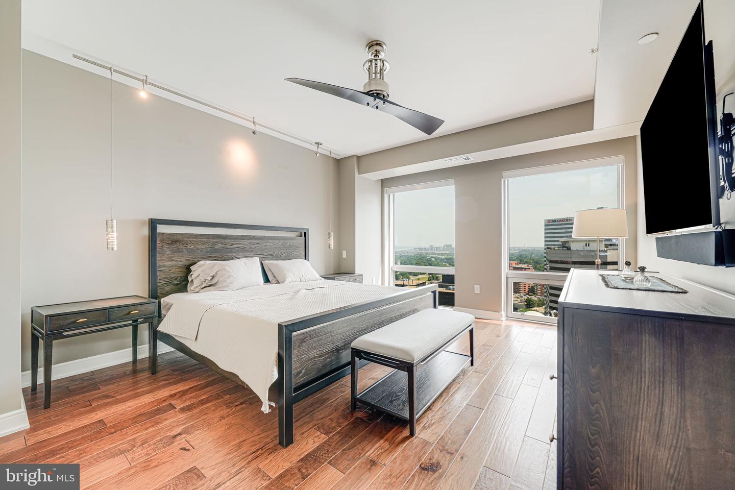 1111 19TH ST N #2703, ARLINGTON, Virginia 22209, 2 Bedrooms Bedrooms, ,2 BathroomsBathrooms,Residential,For sale,1111 19TH ST N #2703,VAAR2062282 MLS # VAAR2062282