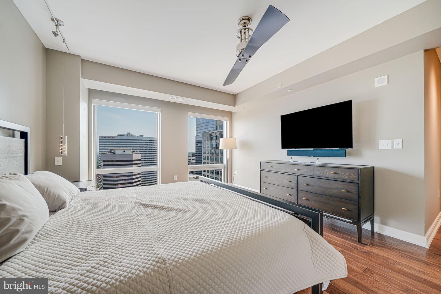 1111 19TH ST N #2703, ARLINGTON, Virginia 22209, 2 Bedrooms Bedrooms, ,2 BathroomsBathrooms,Residential,For sale,1111 19TH ST N #2703,VAAR2062282 MLS # VAAR2062282