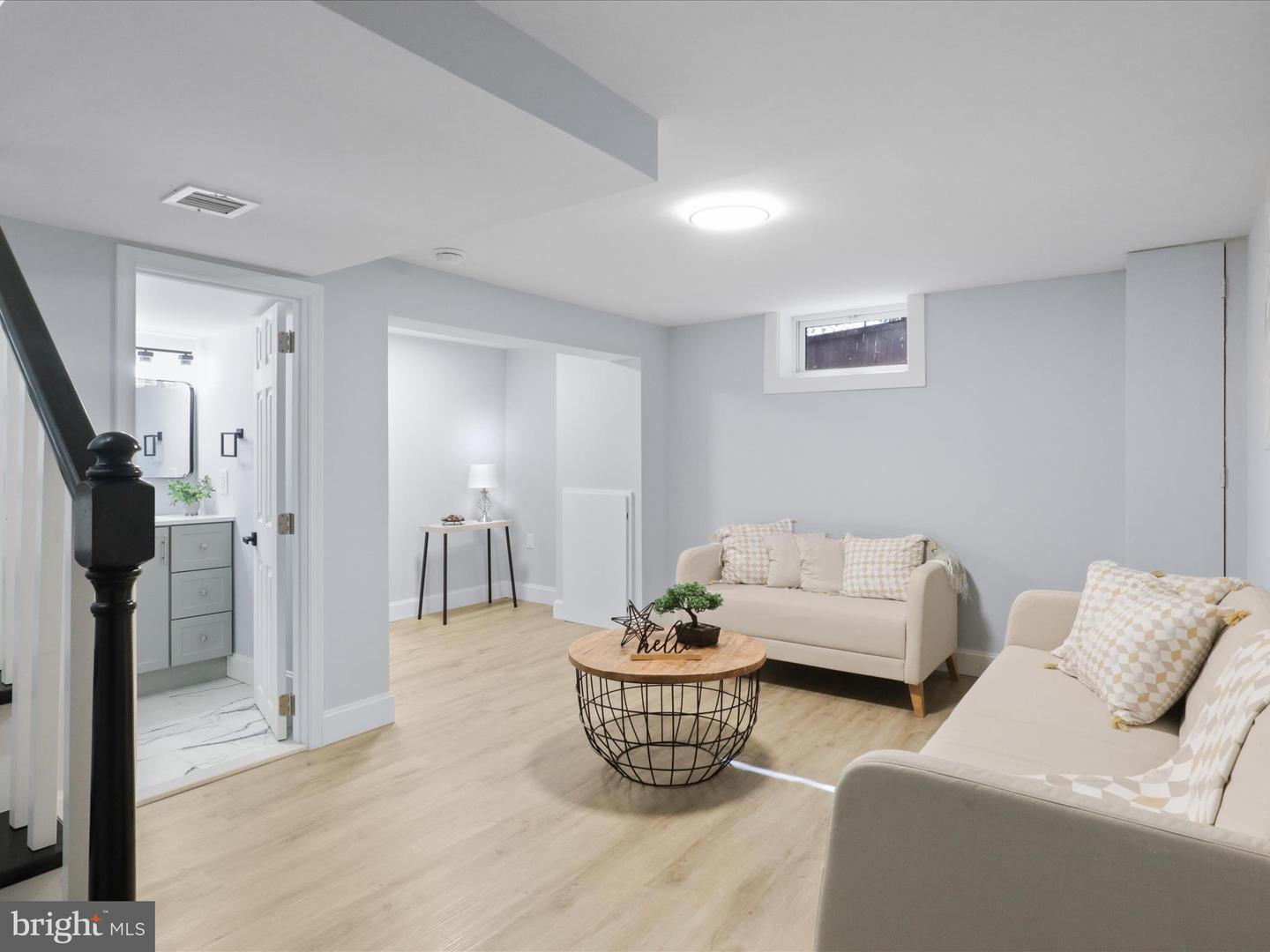 2126 HUNTINGTON AVE, ALEXANDRIA, Virginia 22303, 2 Bedrooms Bedrooms, ,2 BathroomsBathrooms,Residential,For sale,2126 HUNTINGTON AVE,VAFX2229436 MLS # VAFX2229436