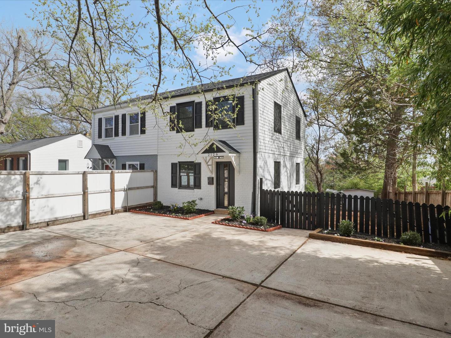 2126 HUNTINGTON AVE, ALEXANDRIA, Virginia 22303, 2 Bedrooms Bedrooms, ,2 BathroomsBathrooms,Residential,For sale,2126 HUNTINGTON AVE,VAFX2229436 MLS # VAFX2229436