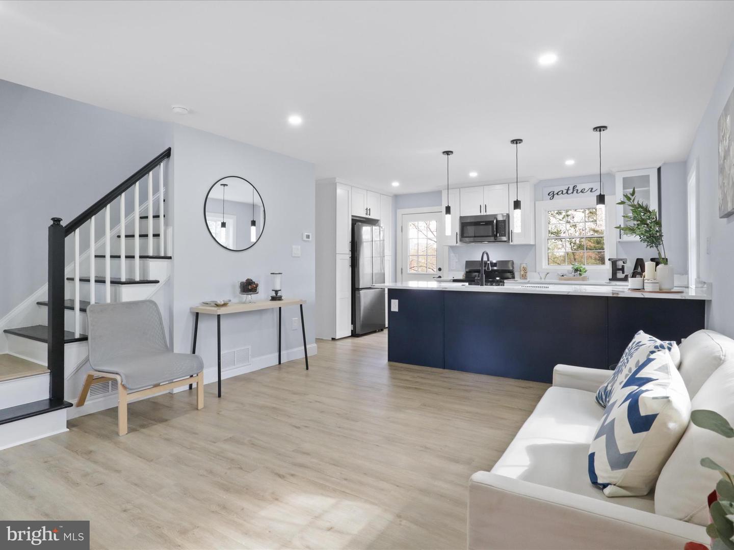 2126 HUNTINGTON AVE, ALEXANDRIA, Virginia 22303, 2 Bedrooms Bedrooms, ,2 BathroomsBathrooms,Residential,For sale,2126 HUNTINGTON AVE,VAFX2229436 MLS # VAFX2229436
