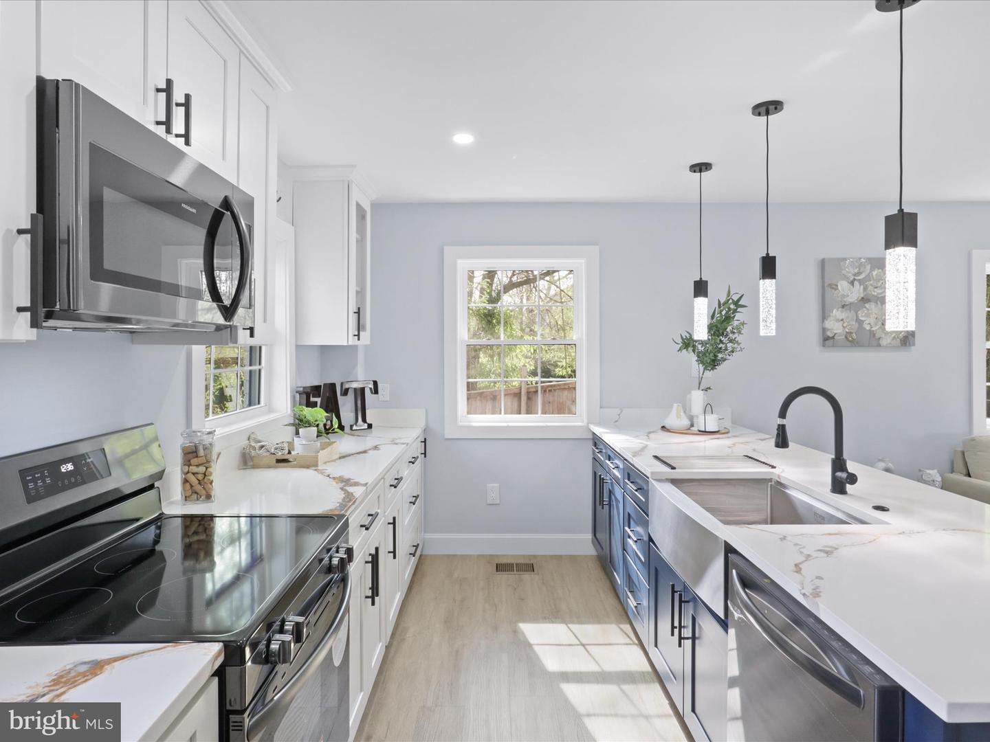 2126 HUNTINGTON AVE, ALEXANDRIA, Virginia 22303, 2 Bedrooms Bedrooms, ,2 BathroomsBathrooms,Residential,For sale,2126 HUNTINGTON AVE,VAFX2229436 MLS # VAFX2229436