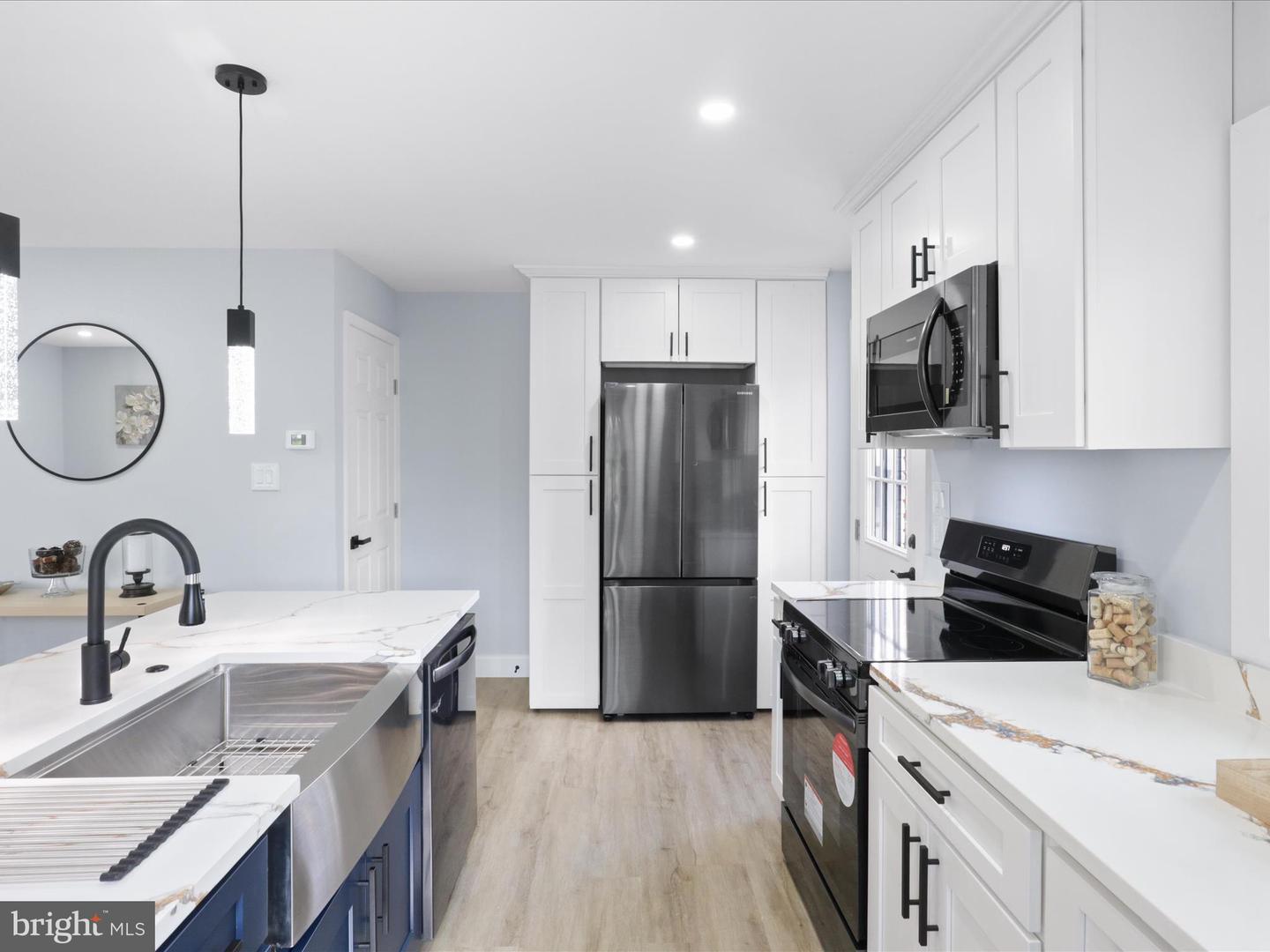 2126 HUNTINGTON AVE, ALEXANDRIA, Virginia 22303, 2 Bedrooms Bedrooms, ,2 BathroomsBathrooms,Residential,For sale,2126 HUNTINGTON AVE,VAFX2229436 MLS # VAFX2229436