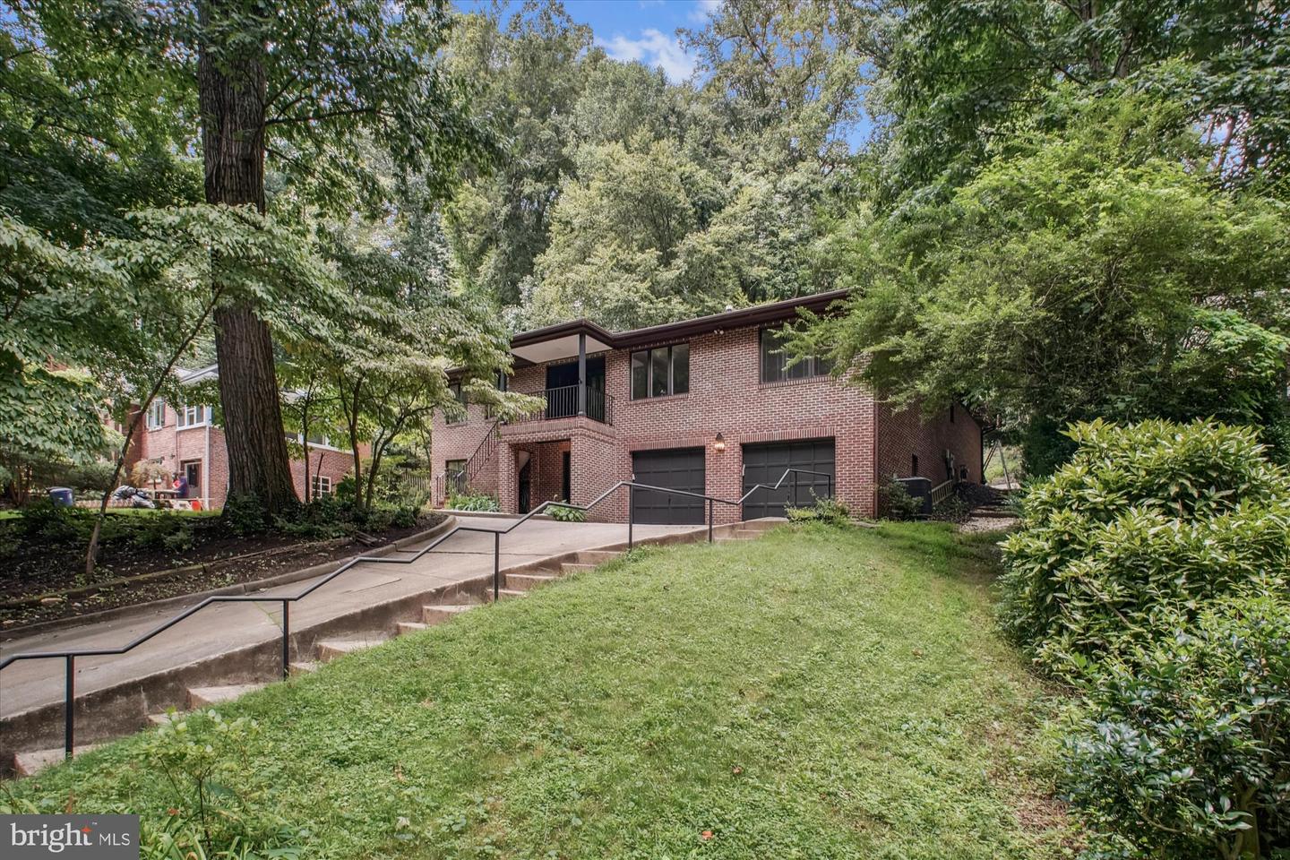 3909 30TH ST N, ARLINGTON, Virginia 22207, 4 Bedrooms Bedrooms, ,4 BathroomsBathrooms,Residential,For sale,3909 30TH ST N,VAAR2055692 MLS # VAAR2055692