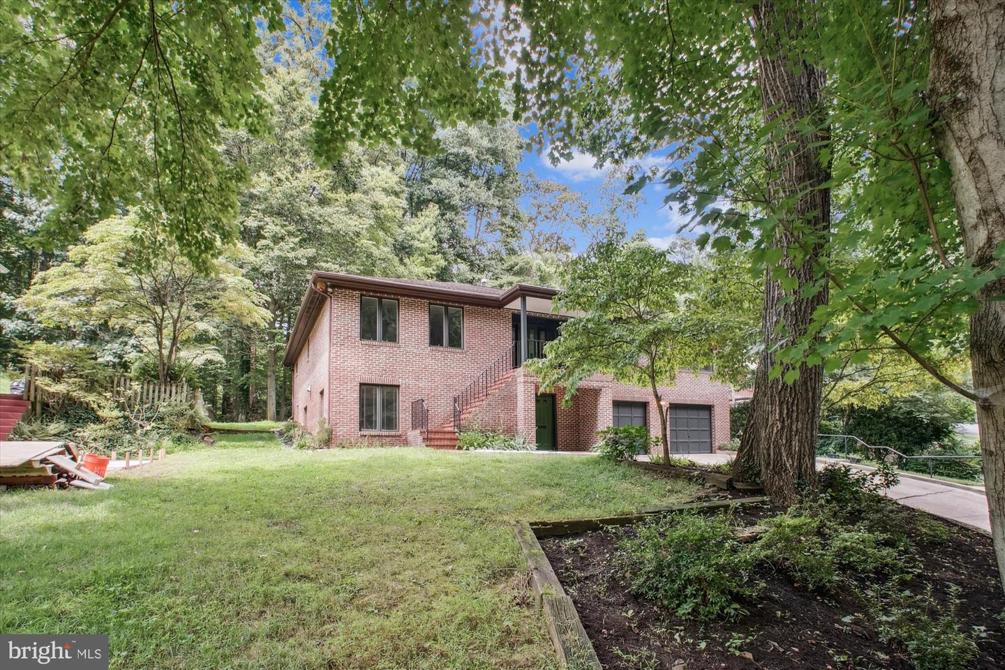 3909 30TH ST N, ARLINGTON, Virginia 22207, 4 Bedrooms Bedrooms, ,4 BathroomsBathrooms,Residential,For sale,3909 30TH ST N,VAAR2055692 MLS # VAAR2055692