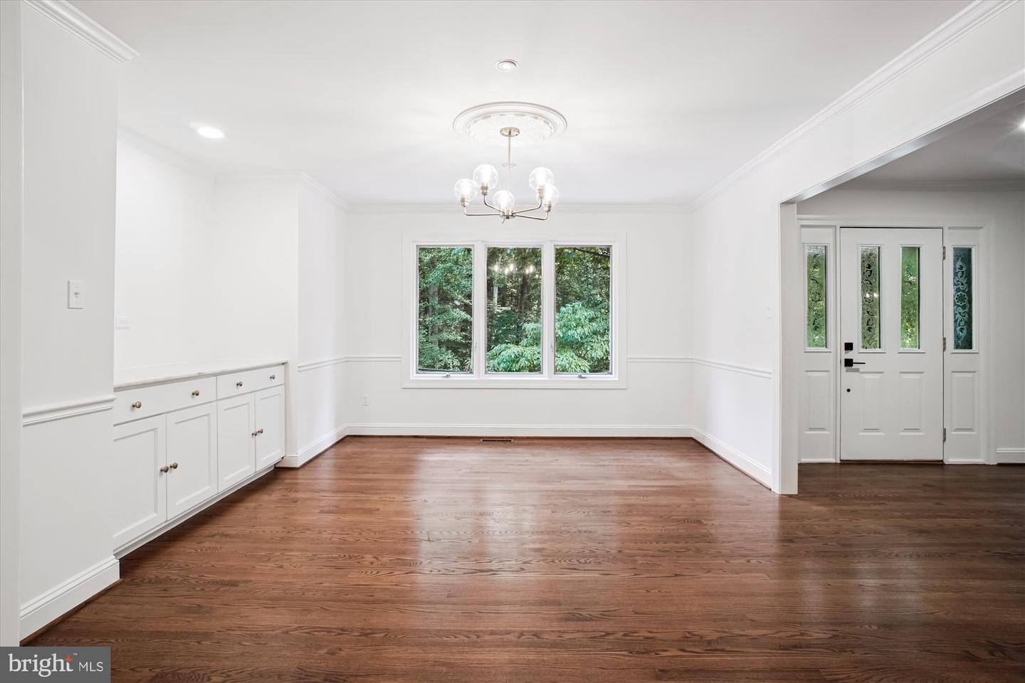 3909 30TH ST N, ARLINGTON, Virginia 22207, 4 Bedrooms Bedrooms, ,4 BathroomsBathrooms,Residential,For sale,3909 30TH ST N,VAAR2055692 MLS # VAAR2055692