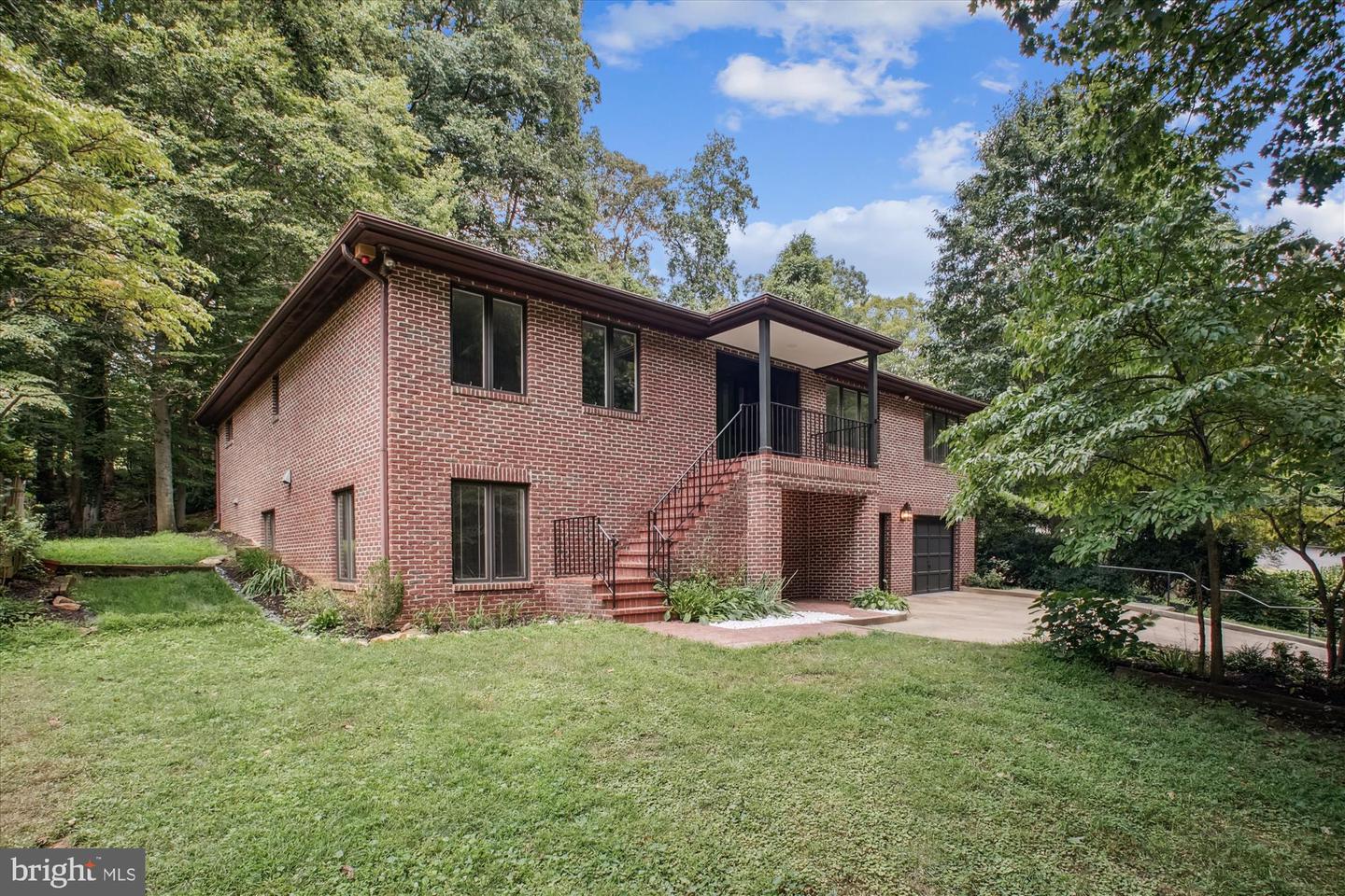 3909 30TH ST N, ARLINGTON, Virginia 22207, 4 Bedrooms Bedrooms, ,4 BathroomsBathrooms,Residential,For sale,3909 30TH ST N,VAAR2055692 MLS # VAAR2055692