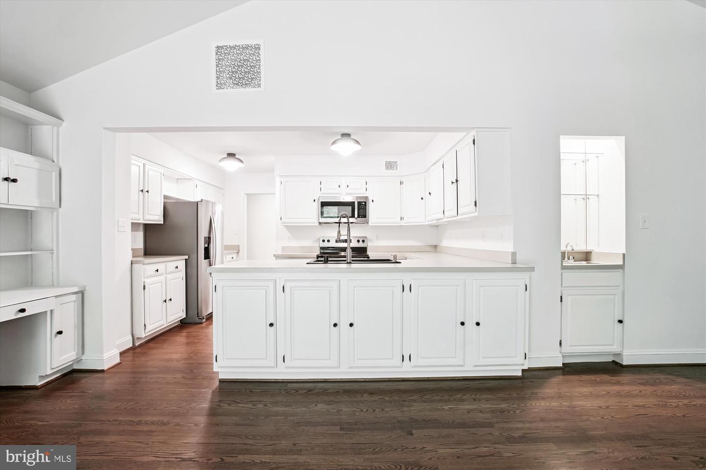 3909 30TH ST N, ARLINGTON, Virginia 22207, 4 Bedrooms Bedrooms, ,4 BathroomsBathrooms,Residential,For sale,3909 30TH ST N,VAAR2055692 MLS # VAAR2055692
