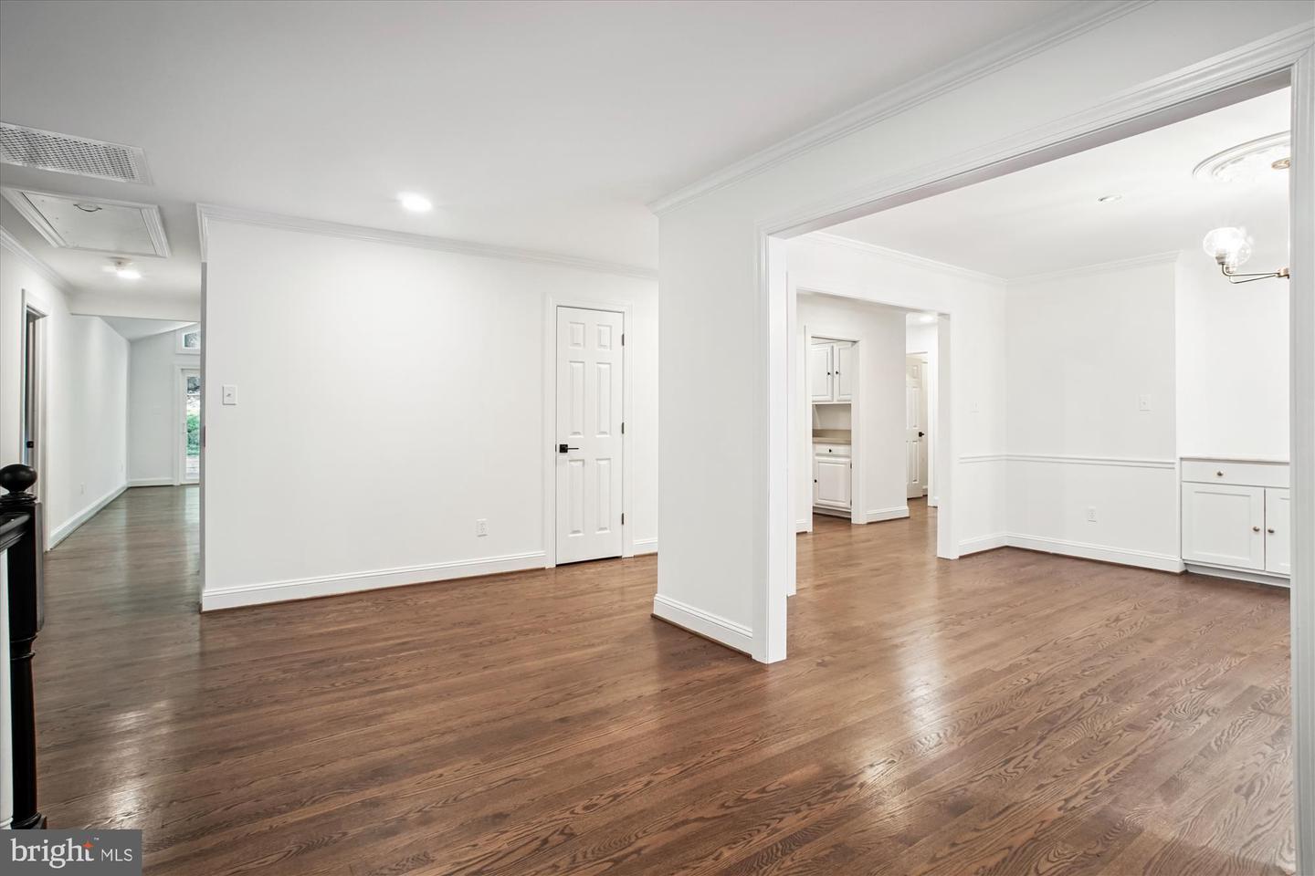 3909 30TH ST N, ARLINGTON, Virginia 22207, 4 Bedrooms Bedrooms, ,4 BathroomsBathrooms,Residential,For sale,3909 30TH ST N,VAAR2055692 MLS # VAAR2055692