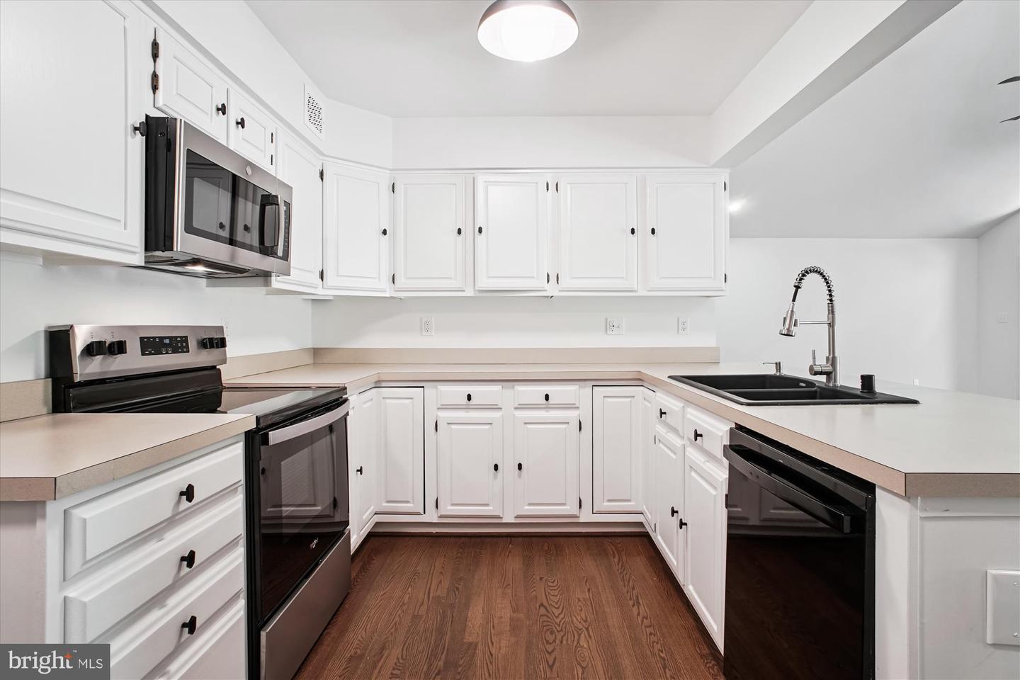 3909 30TH ST N, ARLINGTON, Virginia 22207, 4 Bedrooms Bedrooms, ,4 BathroomsBathrooms,Residential,For sale,3909 30TH ST N,VAAR2055692 MLS # VAAR2055692