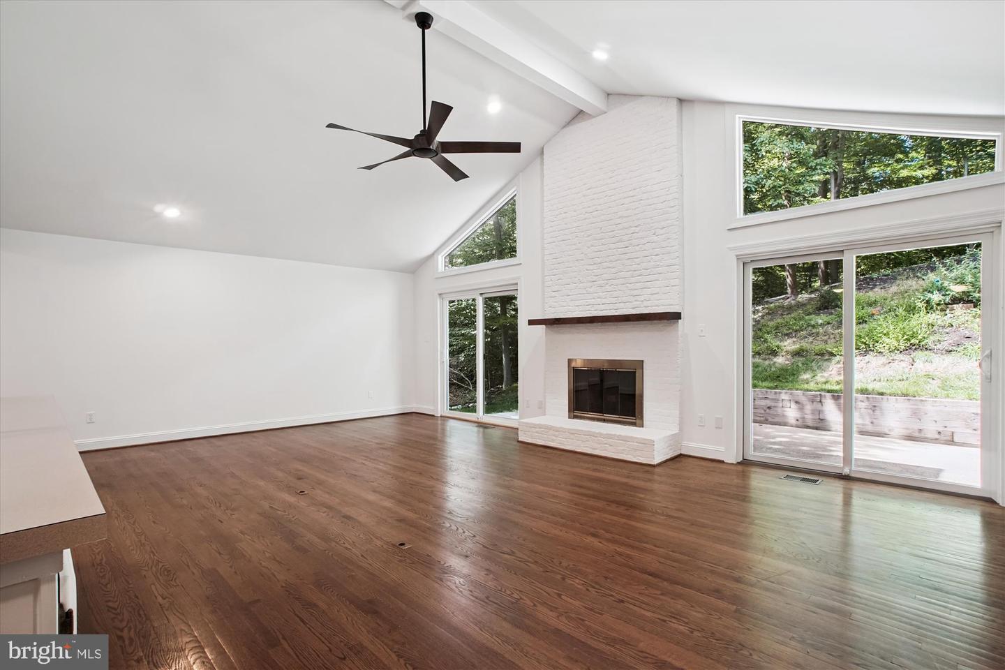3909 30TH ST N, ARLINGTON, Virginia 22207, 4 Bedrooms Bedrooms, ,4 BathroomsBathrooms,Residential,For sale,3909 30TH ST N,VAAR2055692 MLS # VAAR2055692