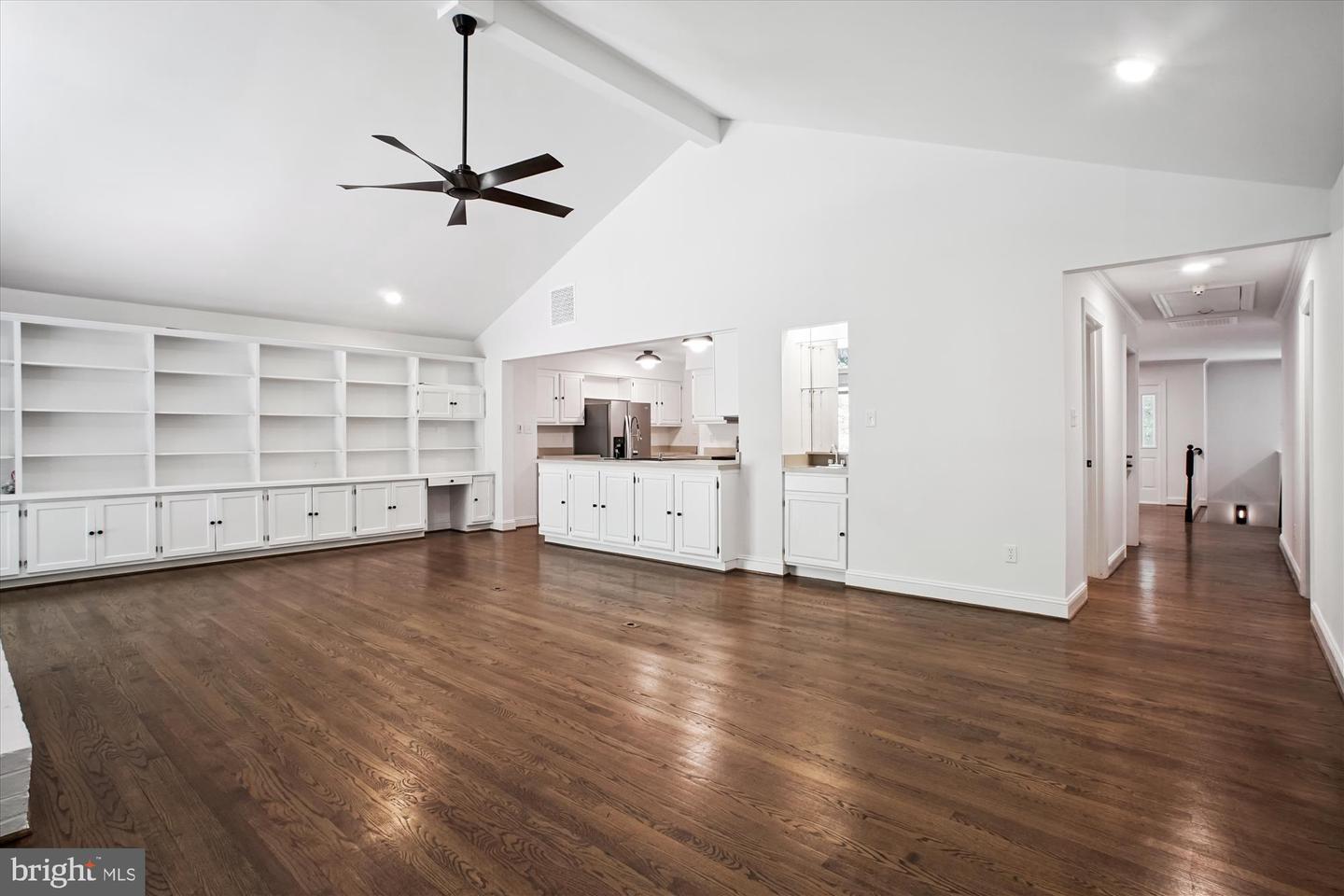 3909 30TH ST N, ARLINGTON, Virginia 22207, 4 Bedrooms Bedrooms, ,4 BathroomsBathrooms,Residential,For sale,3909 30TH ST N,VAAR2055692 MLS # VAAR2055692