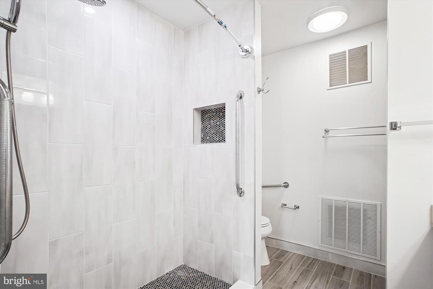 3909 30TH ST N, ARLINGTON, Virginia 22207, 4 Bedrooms Bedrooms, ,4 BathroomsBathrooms,Residential,For sale,3909 30TH ST N,VAAR2055692 MLS # VAAR2055692