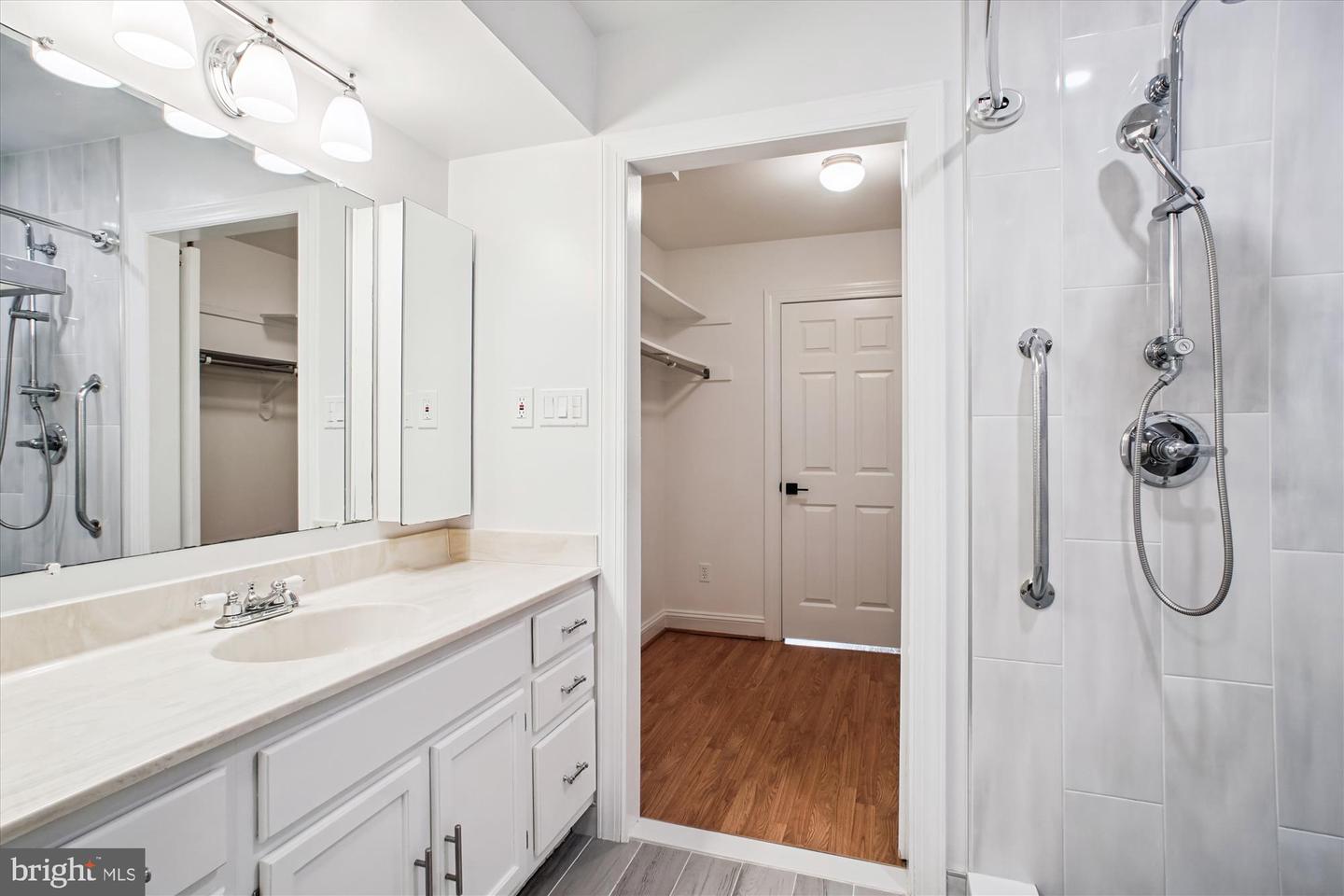 3909 30TH ST N, ARLINGTON, Virginia 22207, 4 Bedrooms Bedrooms, ,4 BathroomsBathrooms,Residential,For sale,3909 30TH ST N,VAAR2055692 MLS # VAAR2055692