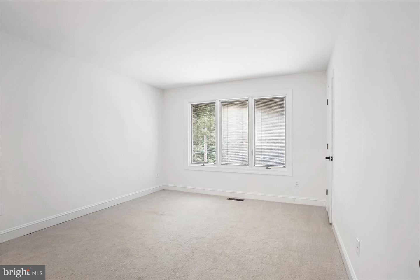 3909 30TH ST N, ARLINGTON, Virginia 22207, 4 Bedrooms Bedrooms, ,4 BathroomsBathrooms,Residential,For sale,3909 30TH ST N,VAAR2055692 MLS # VAAR2055692