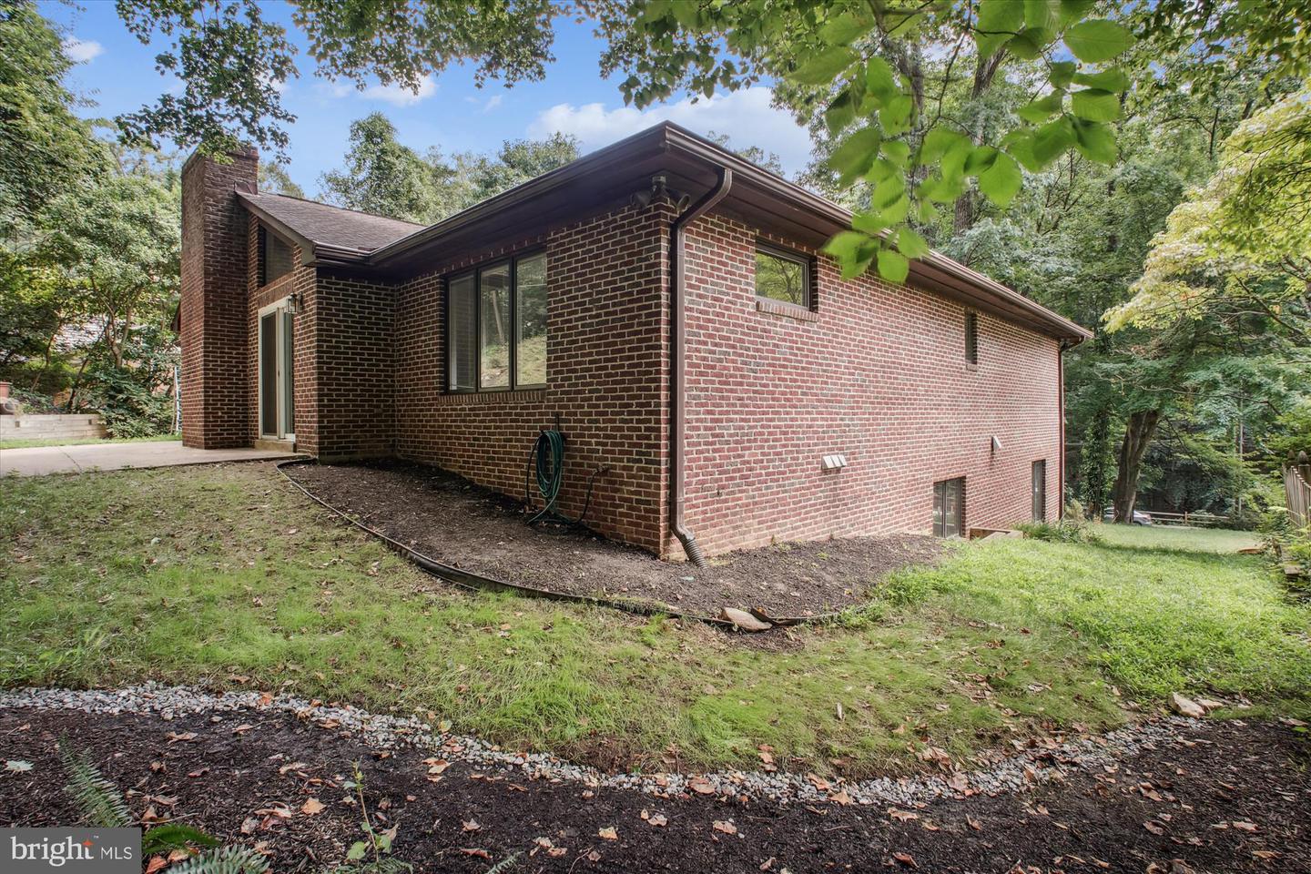 3909 30TH ST N, ARLINGTON, Virginia 22207, 4 Bedrooms Bedrooms, ,4 BathroomsBathrooms,Residential,For sale,3909 30TH ST N,VAAR2055692 MLS # VAAR2055692