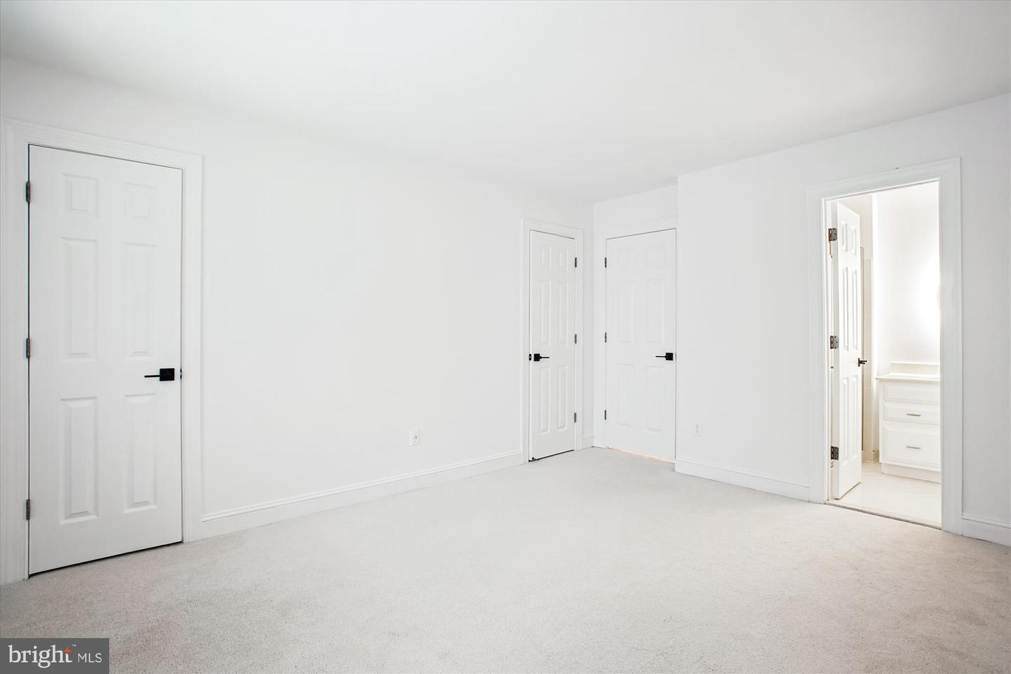 3909 30TH ST N, ARLINGTON, Virginia 22207, 4 Bedrooms Bedrooms, ,4 BathroomsBathrooms,Residential,For sale,3909 30TH ST N,VAAR2055692 MLS # VAAR2055692