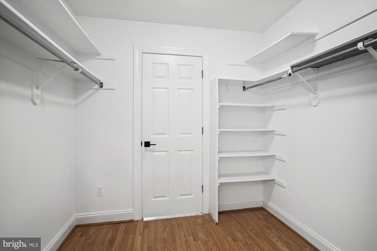3909 30TH ST N, ARLINGTON, Virginia 22207, 4 Bedrooms Bedrooms, ,4 BathroomsBathrooms,Residential,For sale,3909 30TH ST N,VAAR2055692 MLS # VAAR2055692