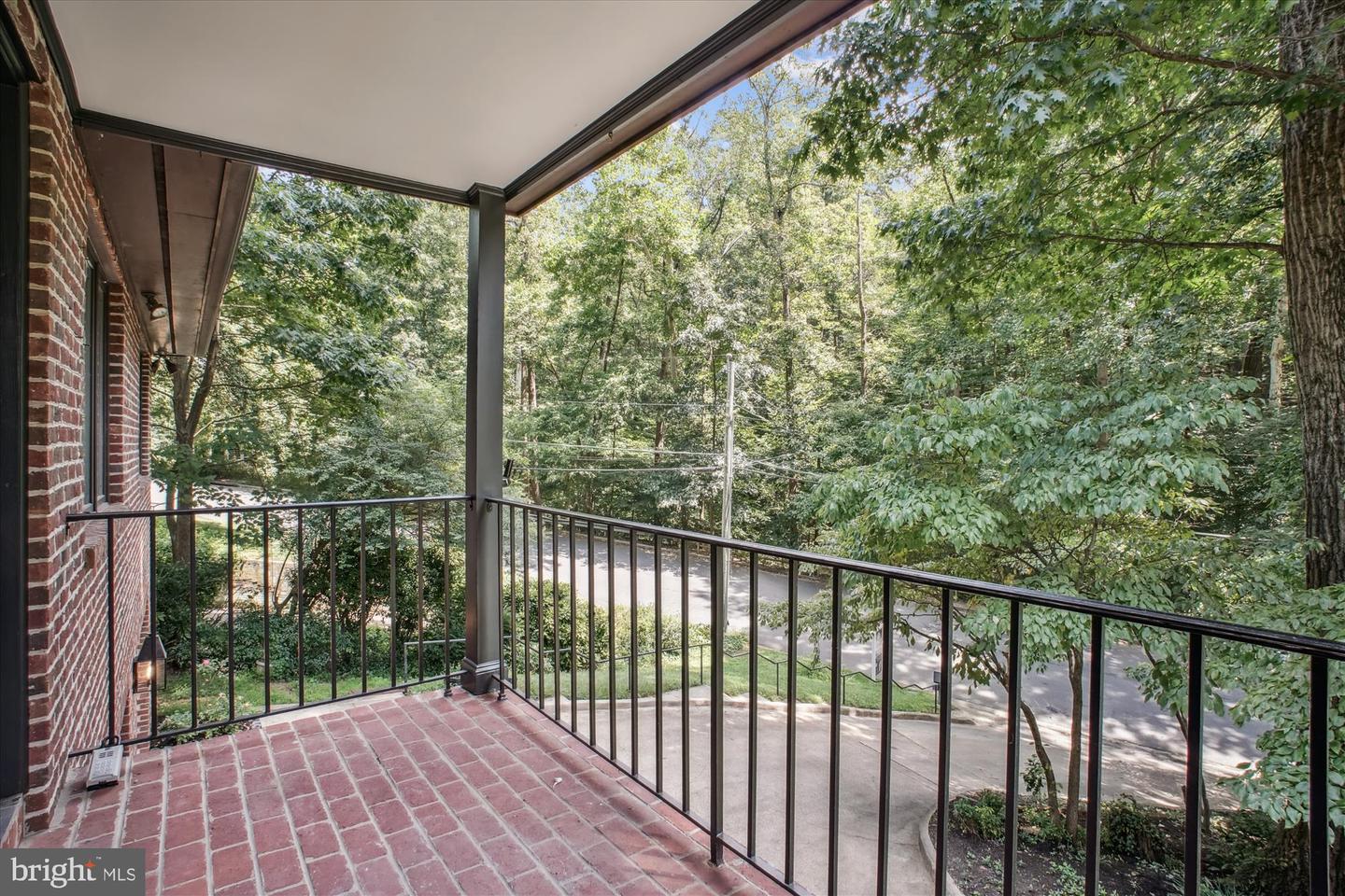 3909 30TH ST N, ARLINGTON, Virginia 22207, 4 Bedrooms Bedrooms, ,4 BathroomsBathrooms,Residential,For sale,3909 30TH ST N,VAAR2055692 MLS # VAAR2055692