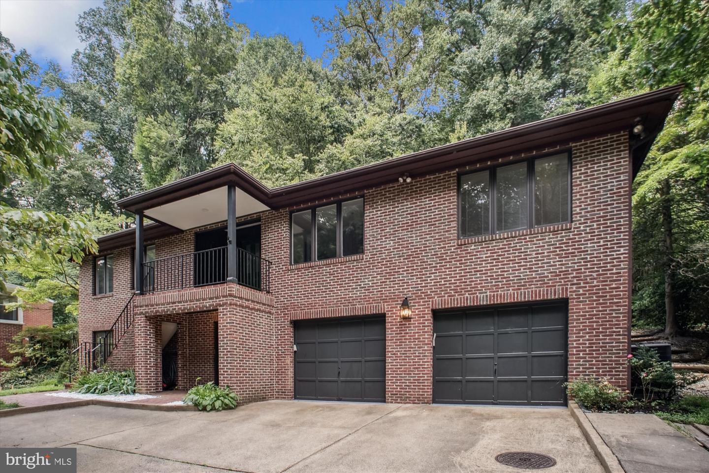 3909 30TH ST N, ARLINGTON, Virginia 22207, 4 Bedrooms Bedrooms, ,4 BathroomsBathrooms,Residential,For sale,3909 30TH ST N,VAAR2055692 MLS # VAAR2055692
