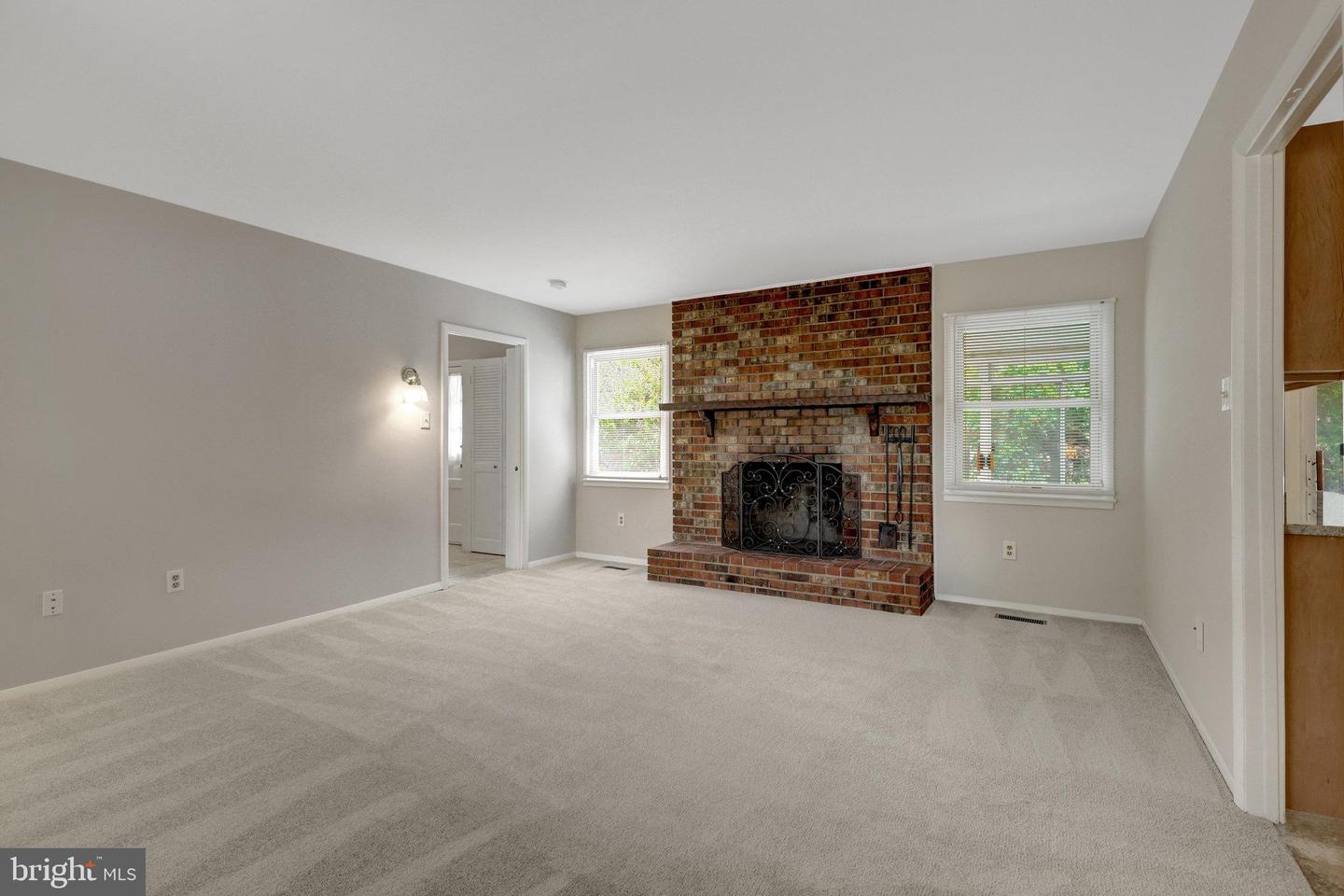 4221 PEEKSKILL LN, FAIRFAX, Virginia 22033, 4 Bedrooms Bedrooms, ,2 BathroomsBathrooms,Residential,For sale,4221 PEEKSKILL LN,VAFX2238428 MLS # VAFX2238428