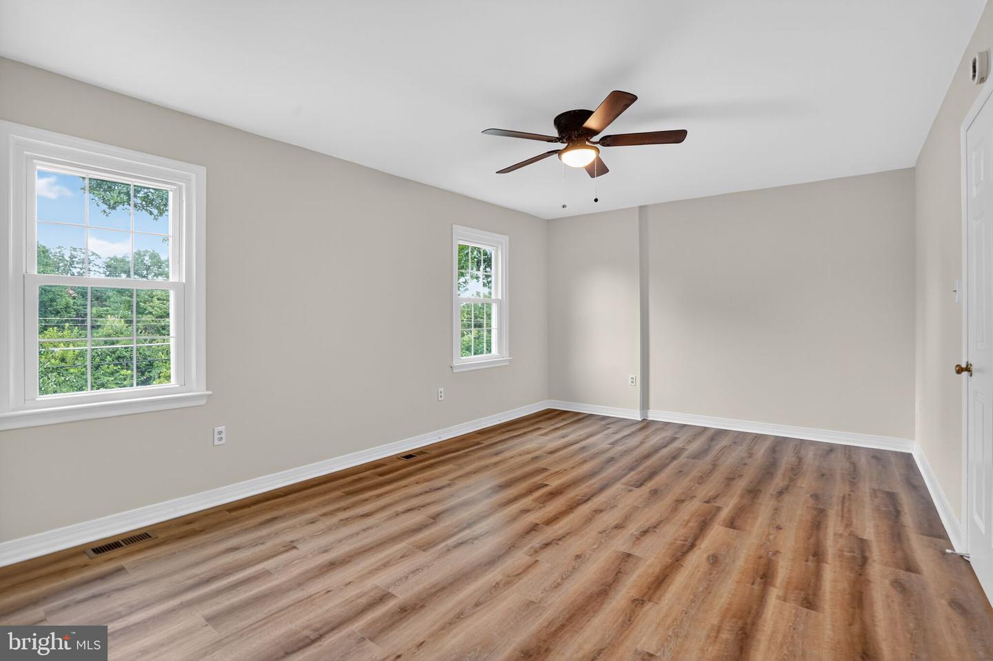 1160 LISA CT, HERNDON, Virginia 20170, 3 Bedrooms Bedrooms, ,2 BathroomsBathrooms,Residential,For sale,1160 LISA CT,VAFX2244556 MLS # VAFX2244556