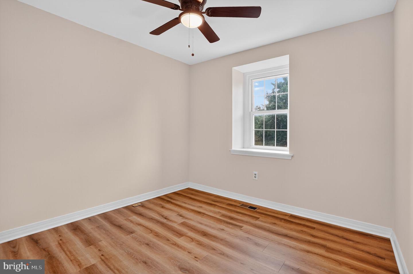 1160 LISA CT, HERNDON, Virginia 20170, 3 Bedrooms Bedrooms, ,2 BathroomsBathrooms,Residential,For sale,1160 LISA CT,VAFX2244556 MLS # VAFX2244556
