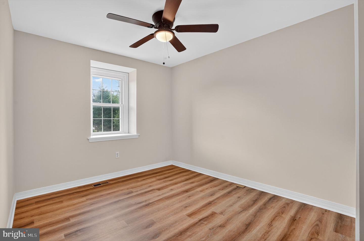 1160 LISA CT, HERNDON, Virginia 20170, 3 Bedrooms Bedrooms, ,2 BathroomsBathrooms,Residential,For sale,1160 LISA CT,VAFX2244556 MLS # VAFX2244556