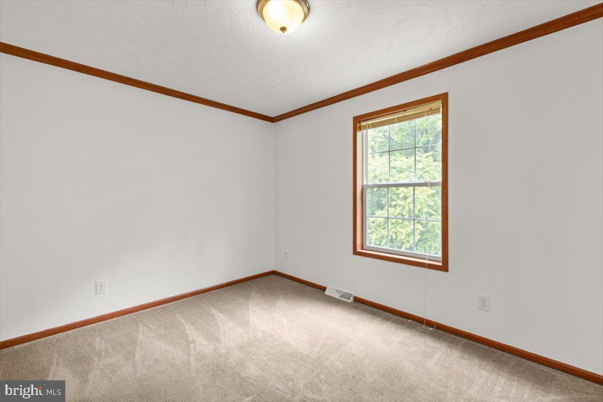 4767 S OX RD, EDINBURG, Virginia 22824, 3 Bedrooms Bedrooms, ,2 BathroomsBathrooms,Residential,For sale,4767 S OX RD,VASH2011626 MLS # VASH2011626