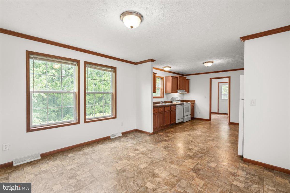 4767 S OX RD, EDINBURG, Virginia 22824, 3 Bedrooms Bedrooms, ,2 BathroomsBathrooms,Residential,For sale,4767 S OX RD,VASH2011626 MLS # VASH2011626