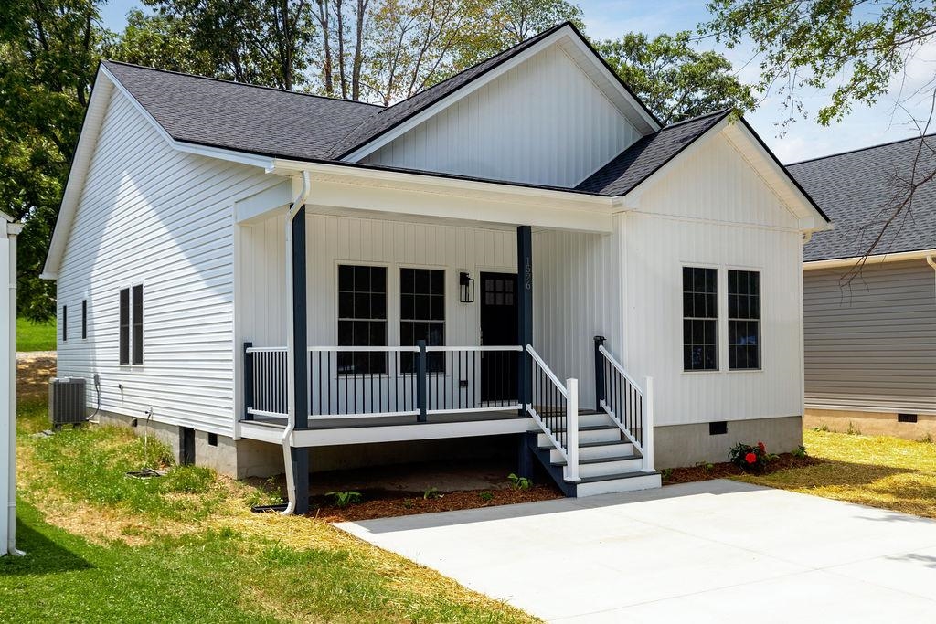 1526 2ND ST, WAYNESBORO, Virginia 22980, 3 Bedrooms Bedrooms, ,2 BathroomsBathrooms,Residential,1526 2ND ST,663001 MLS # 663001
