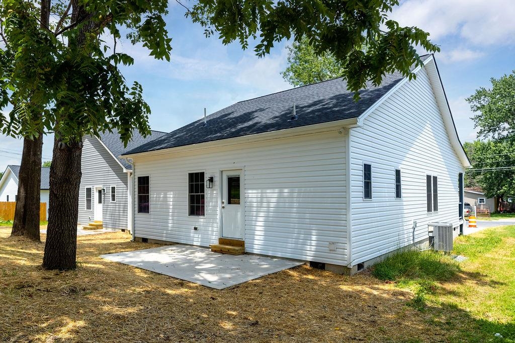 1526 2ND ST, WAYNESBORO, Virginia 22980, 3 Bedrooms Bedrooms, ,2 BathroomsBathrooms,Residential,1526 2ND ST,663001 MLS # 663001
