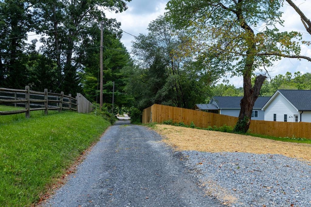 1526 2ND ST, WAYNESBORO, Virginia 22980, 3 Bedrooms Bedrooms, ,2 BathroomsBathrooms,Residential,1526 2ND ST,663001 MLS # 663001