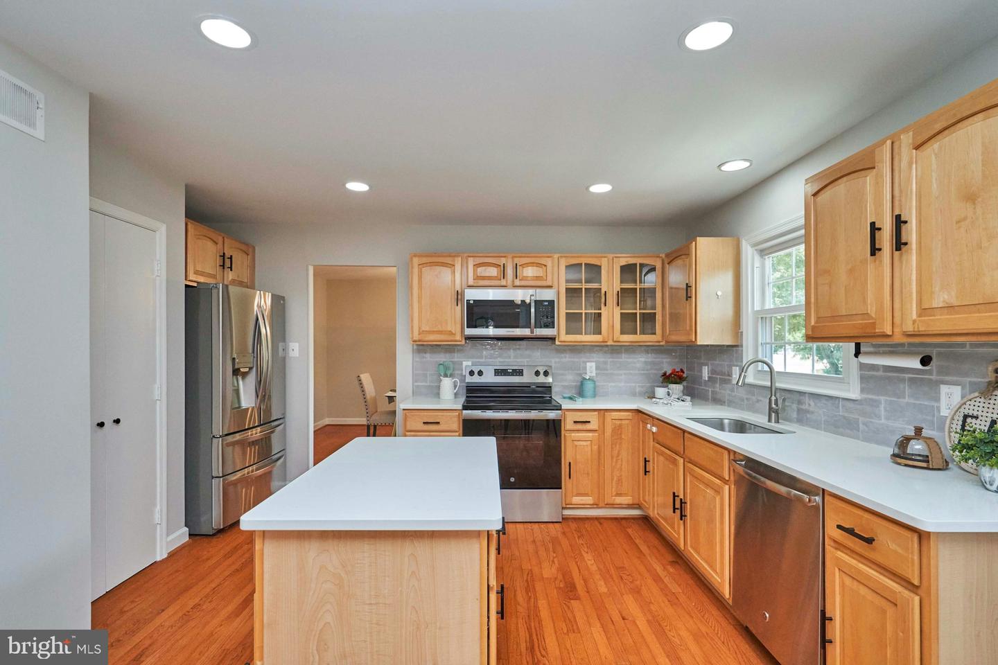 12009 WILLIAM AND MARY CIR, WOODBRIDGE, Virginia 22192, 4 Bedrooms Bedrooms, 13 Rooms Rooms,3 BathroomsBathrooms,Residential,For sale,12009 WILLIAM AND MARY CIR,VAPW2097060 MLS # VAPW2097060
