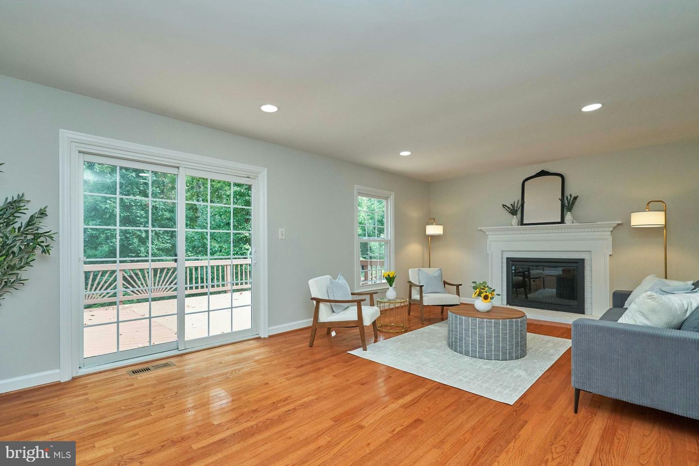 12009 WILLIAM AND MARY CIR, WOODBRIDGE, Virginia 22192, 4 Bedrooms Bedrooms, 13 Rooms Rooms,3 BathroomsBathrooms,Residential,For sale,12009 WILLIAM AND MARY CIR,VAPW2097060 MLS # VAPW2097060
