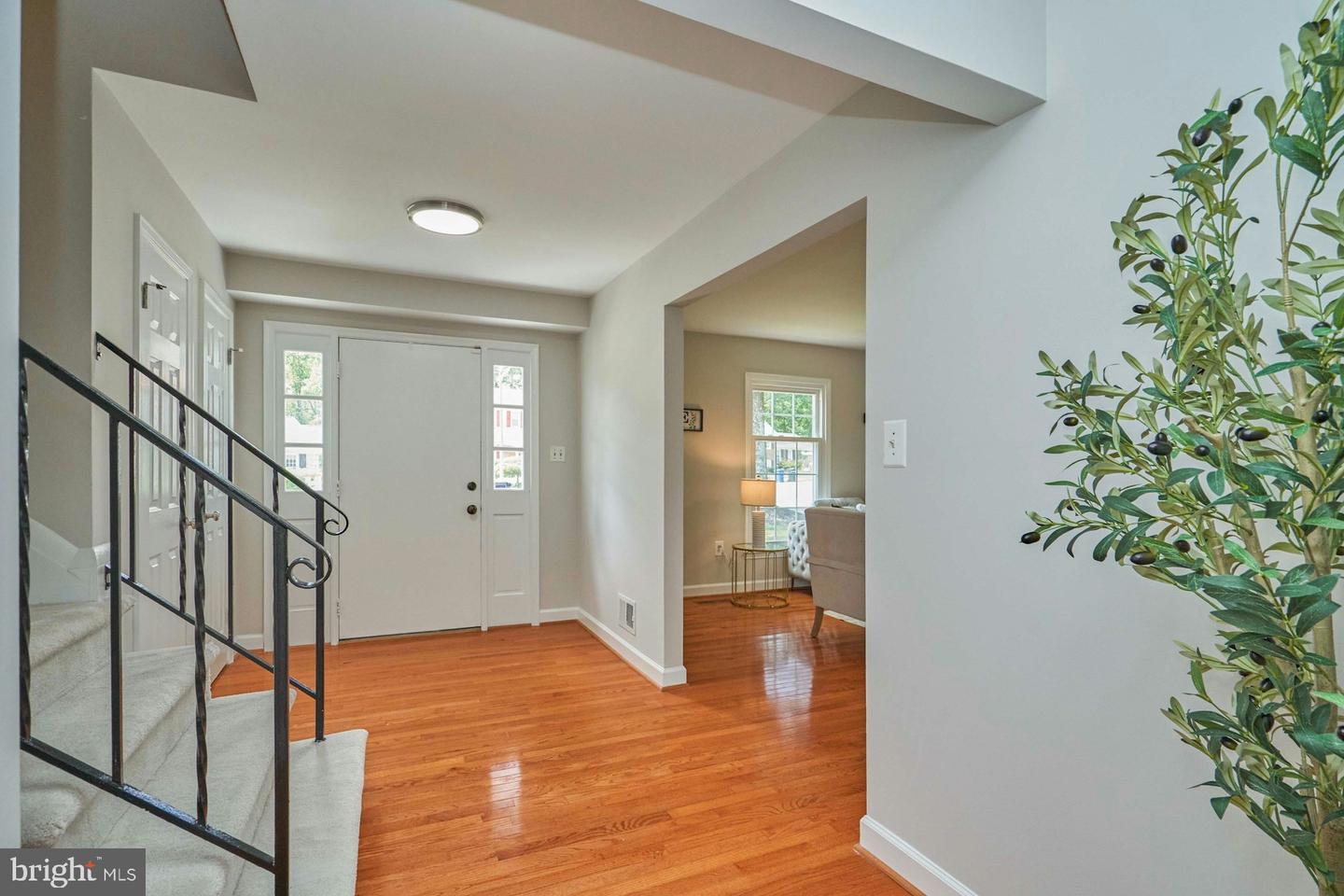 12009 WILLIAM AND MARY CIR, WOODBRIDGE, Virginia 22192, 4 Bedrooms Bedrooms, 13 Rooms Rooms,3 BathroomsBathrooms,Residential,For sale,12009 WILLIAM AND MARY CIR,VAPW2097060 MLS # VAPW2097060