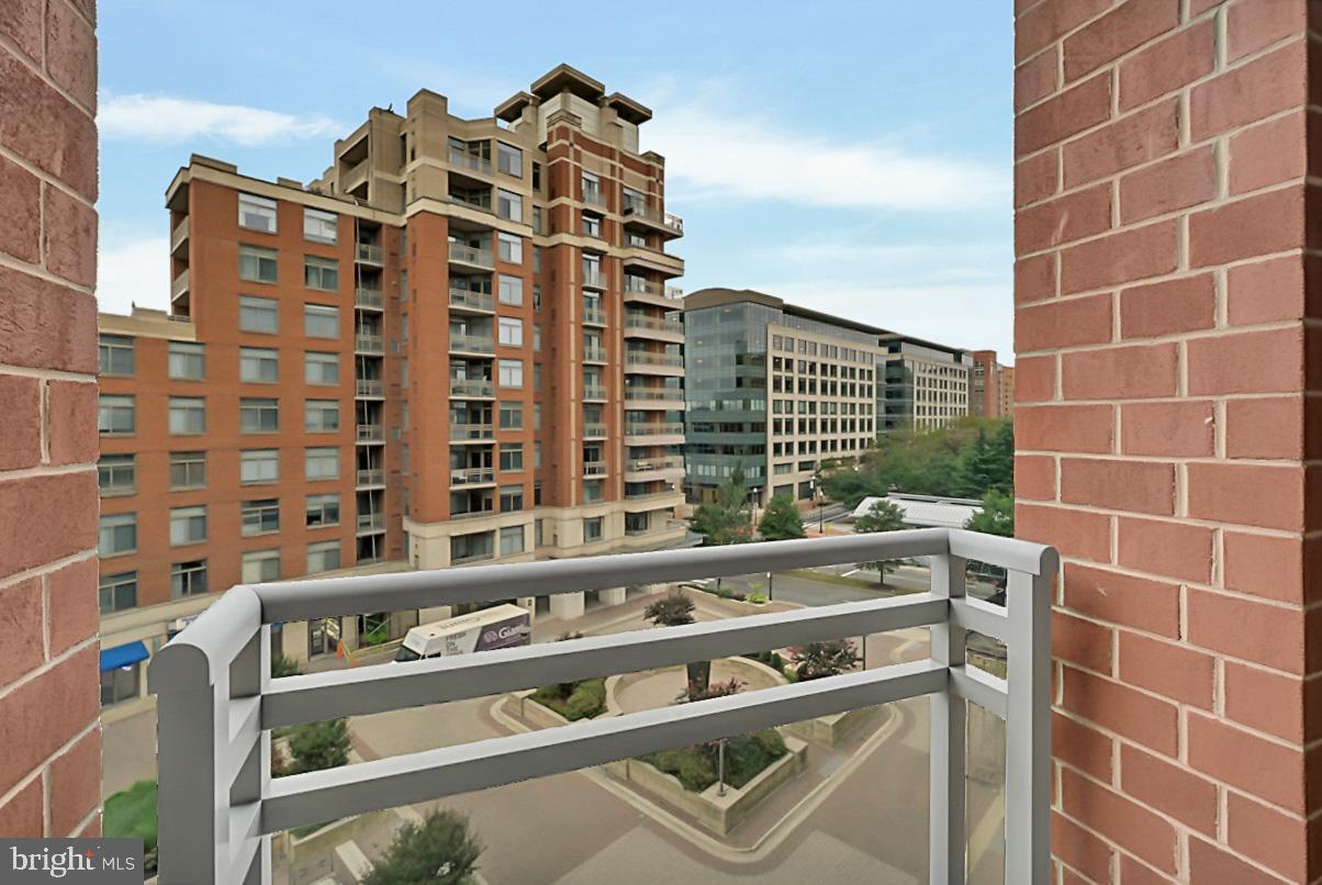 3650 S GLEBE RD #540, ARLINGTON, Virginia 22202, 2 Bedrooms Bedrooms, ,2 BathroomsBathrooms,Residential,For sale,3650 S GLEBE RD #540,VAAR2060186 MLS # VAAR2060186