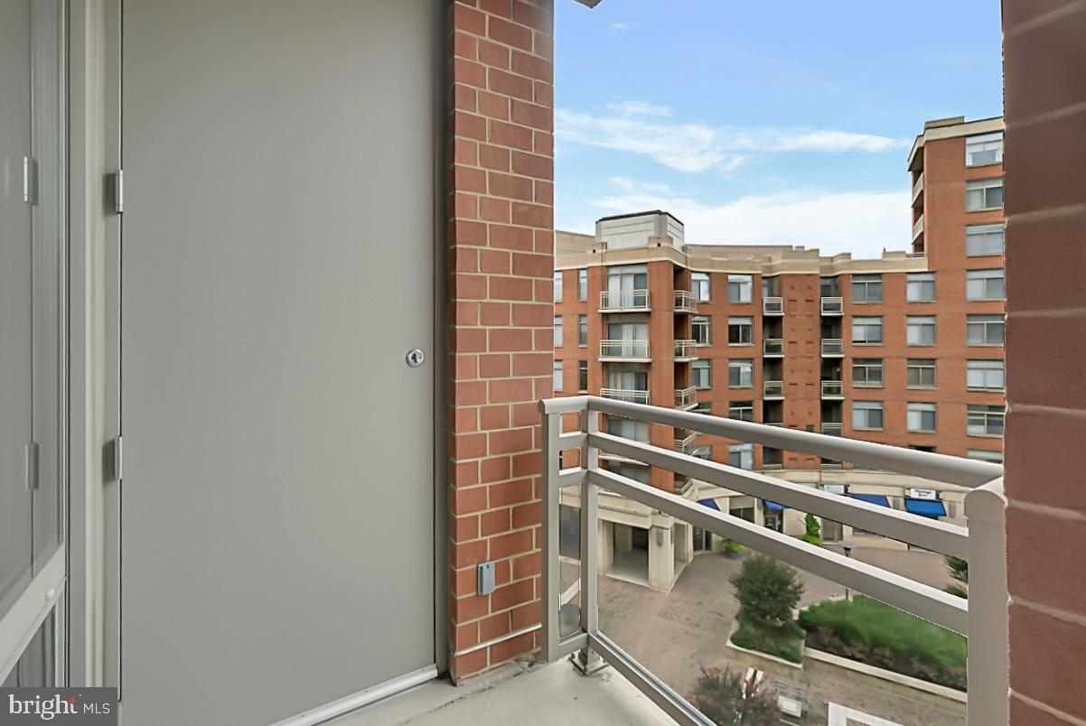 3650 S GLEBE RD #540, ARLINGTON, Virginia 22202, 2 Bedrooms Bedrooms, ,2 BathroomsBathrooms,Residential,For sale,3650 S GLEBE RD #540,VAAR2060186 MLS # VAAR2060186
