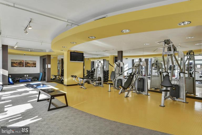 3650 S GLEBE RD #540, ARLINGTON, Virginia 22202, 2 Bedrooms Bedrooms, ,2 BathroomsBathrooms,Residential,For sale,3650 S GLEBE RD #540,VAAR2060186 MLS # VAAR2060186