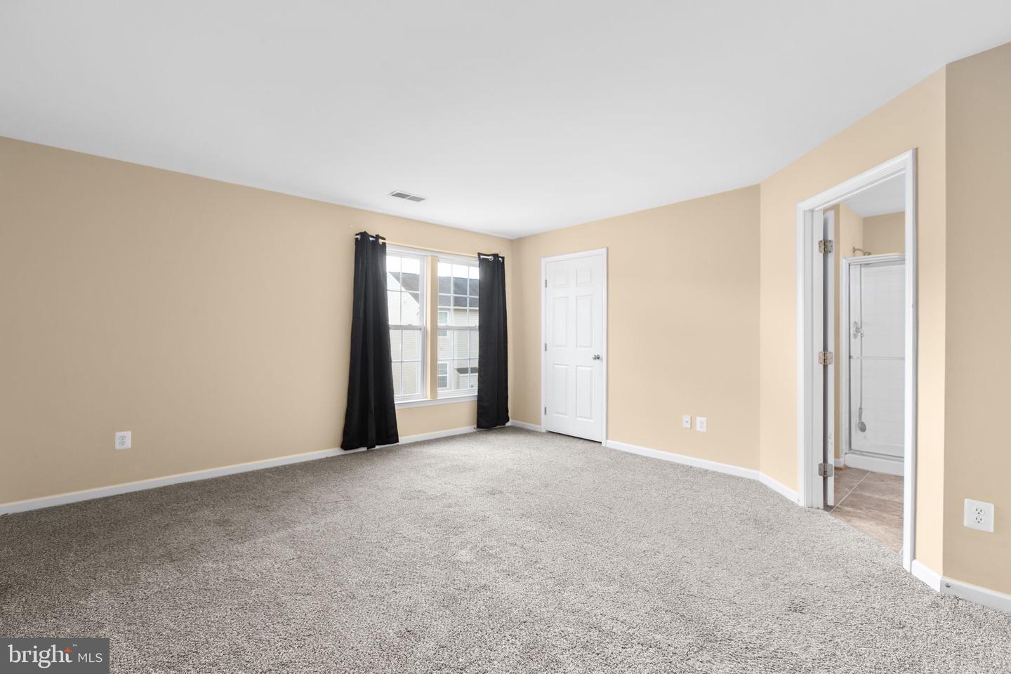 9330 BIRCH CLIFF DR, FREDERICKSBURG, Virginia 22407, 4 Bedrooms Bedrooms, 10 Rooms Rooms,3 BathroomsBathrooms,Residential,For sale,9330 BIRCH CLIFF DR,VASP2034462 MLS # VASP2034462