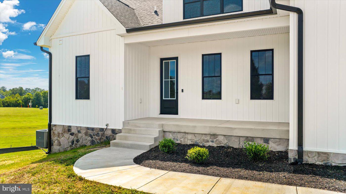 20359 LOOKOUT CIR, ORANGE, Virginia 22960, 5 Bedrooms Bedrooms, 20 Rooms Rooms,3 BathroomsBathrooms,Residential,For sale,20359 LOOKOUT CIR,VAOR2010166 MLS # VAOR2010166