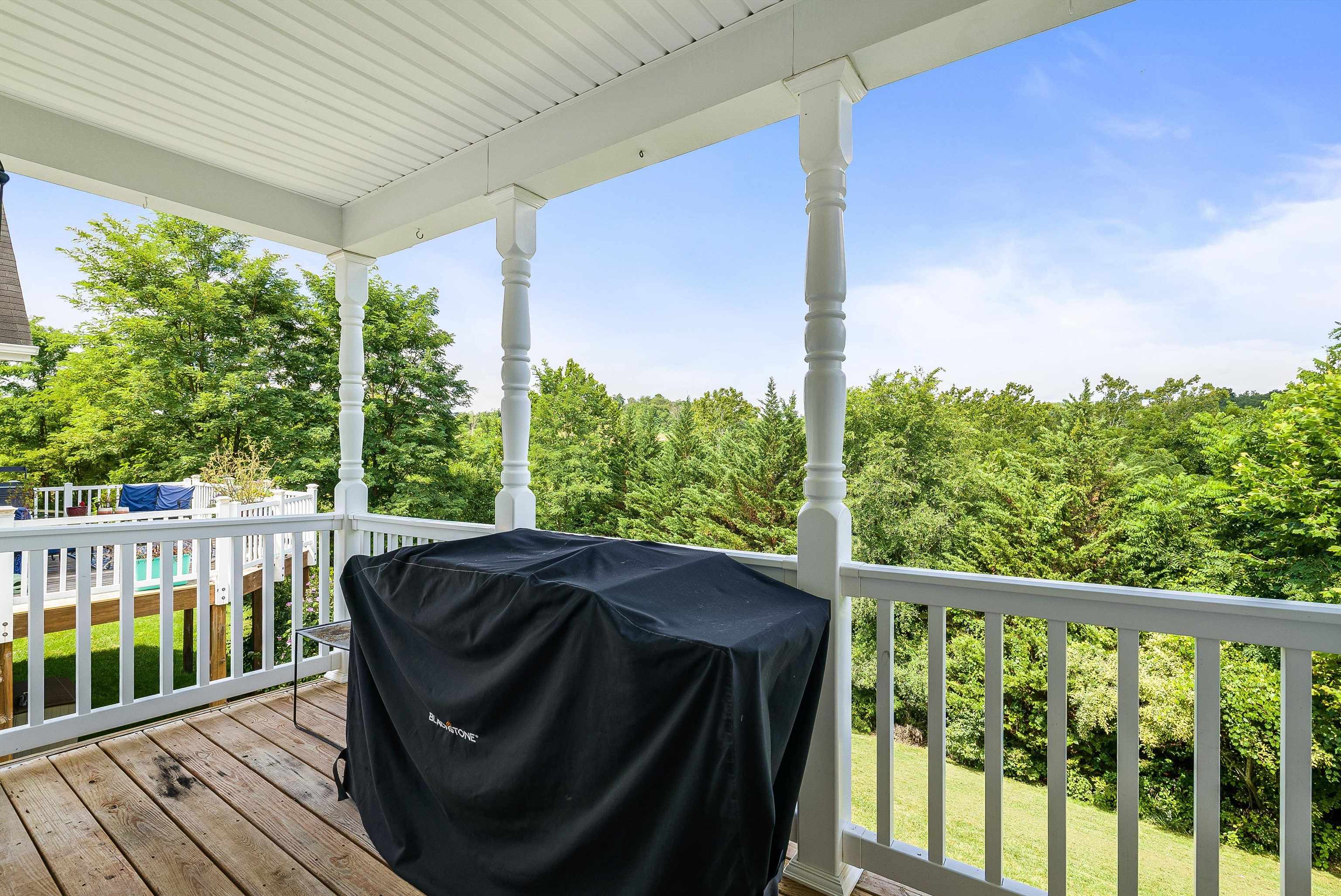 1006 MIDDLEBROOK AVE, STAUNTON, Virginia 24401, 2 Bedrooms Bedrooms, ,2 BathroomsBathrooms,Residential,1006 MIDDLEBROOK AVE,667838 MLS # 667838