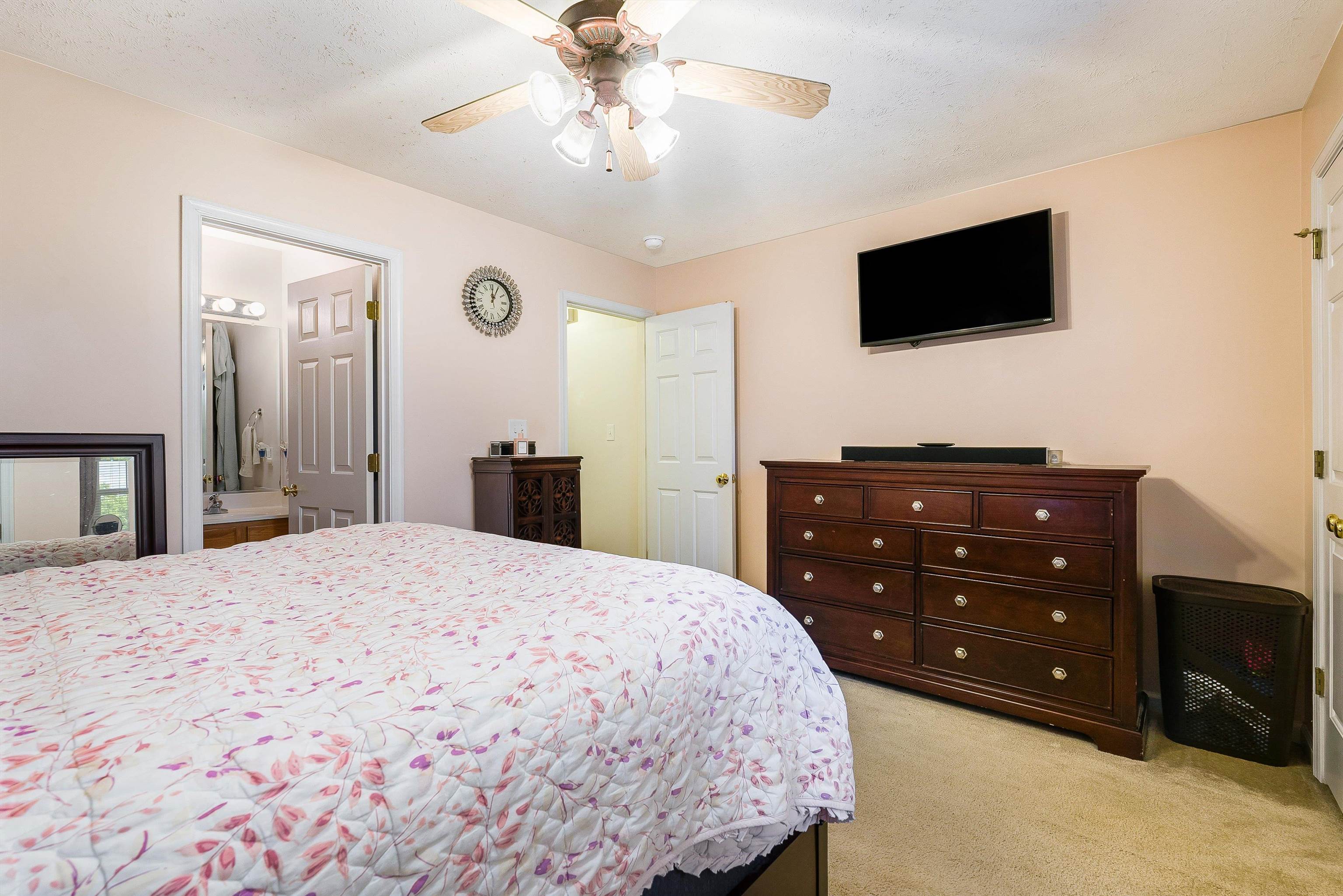 1006 MIDDLEBROOK AVE, STAUNTON, Virginia 24401, 2 Bedrooms Bedrooms, ,2 BathroomsBathrooms,Residential,1006 MIDDLEBROOK AVE,667838 MLS # 667838