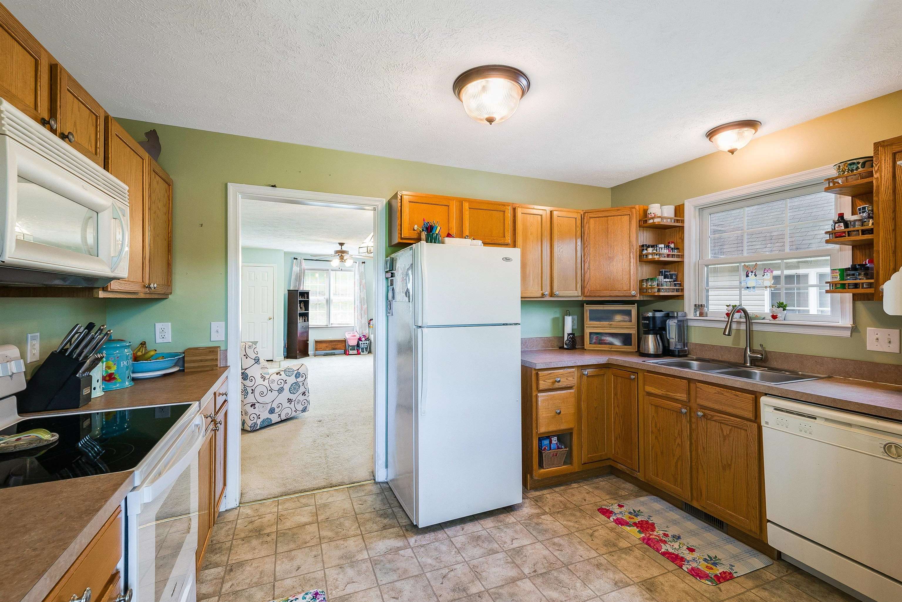 1006 MIDDLEBROOK AVE, STAUNTON, Virginia 24401, 2 Bedrooms Bedrooms, ,2 BathroomsBathrooms,Residential,1006 MIDDLEBROOK AVE,667838 MLS # 667838