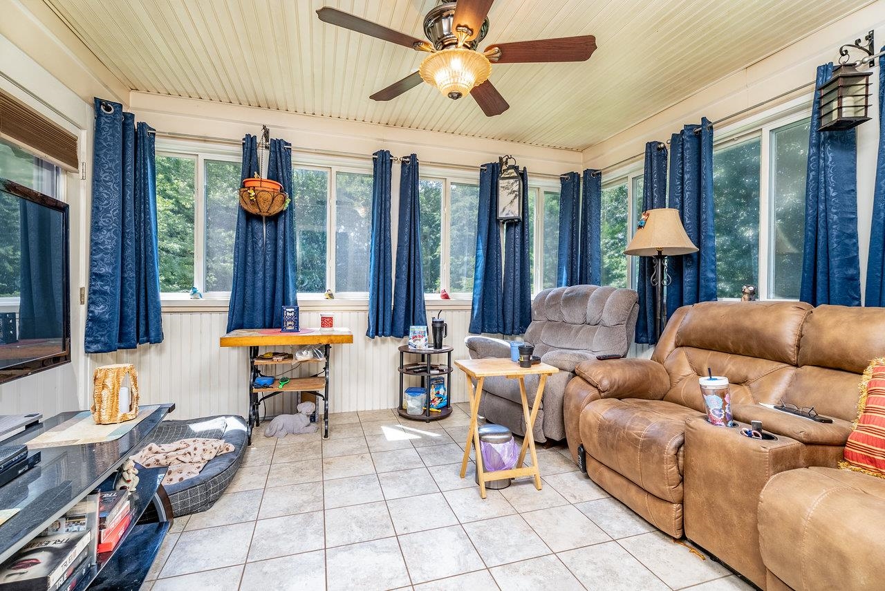 10461 MOUNTAIN VALLEY RD, ROCKINGHAM, Virginia 22802, 3 Bedrooms Bedrooms, ,2 BathroomsBathrooms,Residential,10461 MOUNTAIN VALLEY RD,667840 MLS # 667840