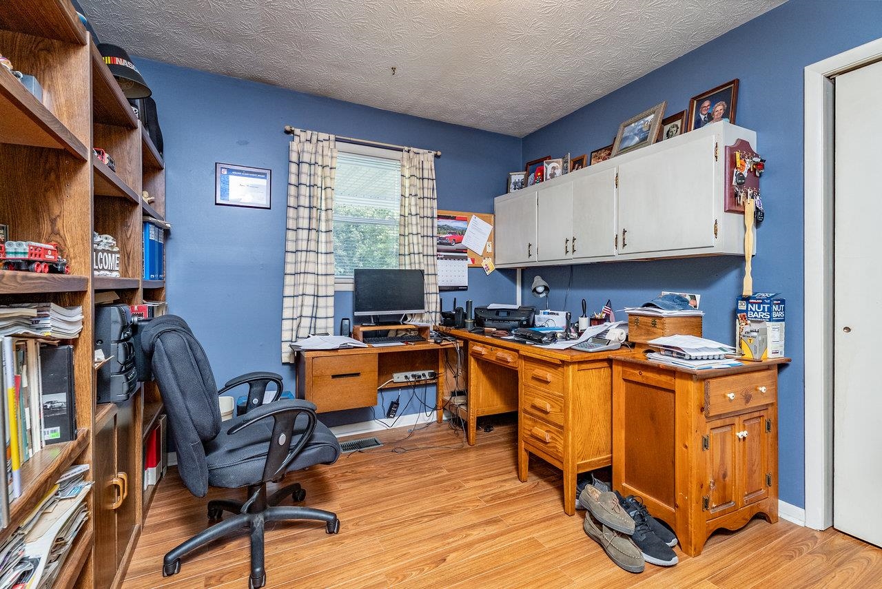 10461 MOUNTAIN VALLEY RD, ROCKINGHAM, Virginia 22802, 3 Bedrooms Bedrooms, ,2 BathroomsBathrooms,Residential,10461 MOUNTAIN VALLEY RD,667840 MLS # 667840