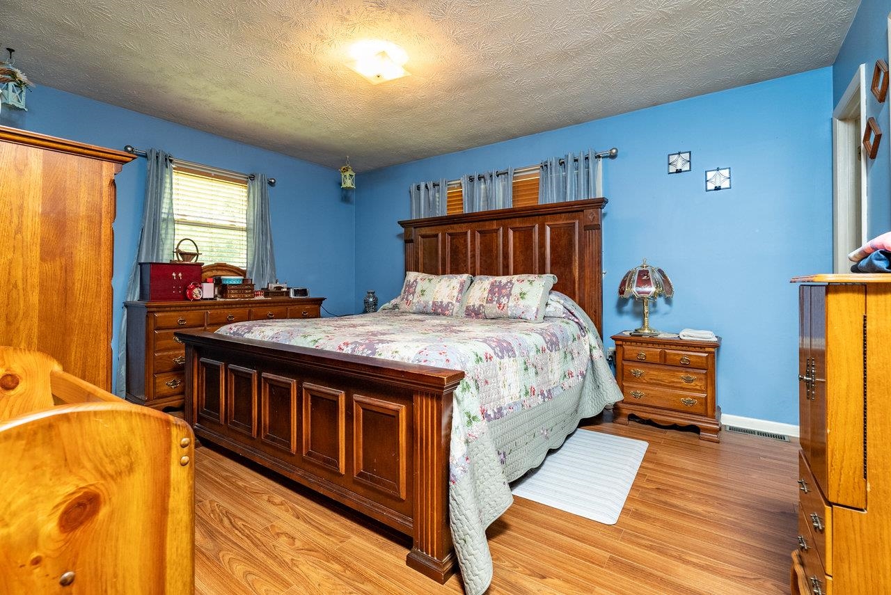 10461 MOUNTAIN VALLEY RD, ROCKINGHAM, Virginia 22802, 3 Bedrooms Bedrooms, ,2 BathroomsBathrooms,Residential,10461 MOUNTAIN VALLEY RD,667840 MLS # 667840