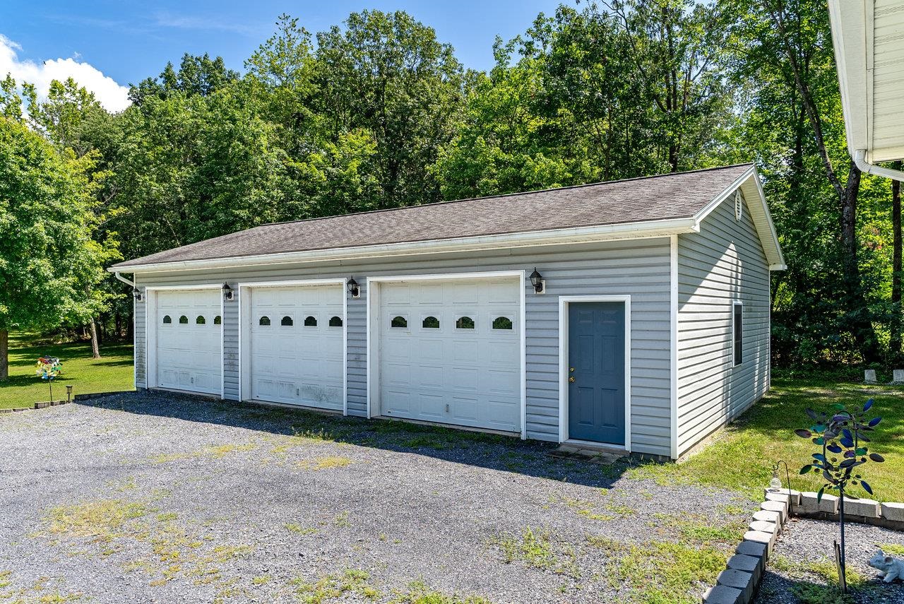 10461 MOUNTAIN VALLEY RD, ROCKINGHAM, Virginia 22802, 3 Bedrooms Bedrooms, ,2 BathroomsBathrooms,Residential,10461 MOUNTAIN VALLEY RD,667840 MLS # 667840